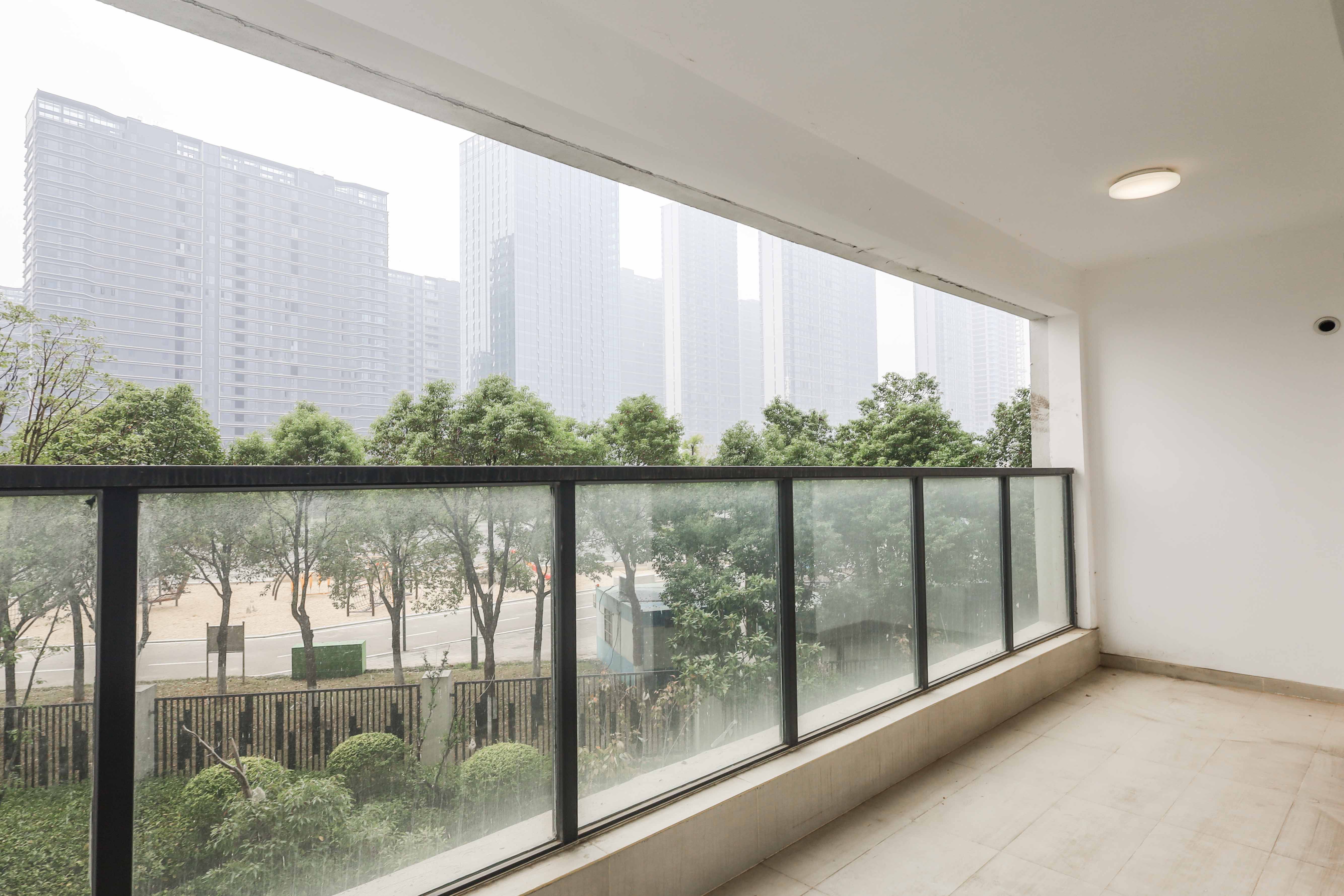 中国铁建湘语梅溪  4室2厅2卫   238.00万阳台