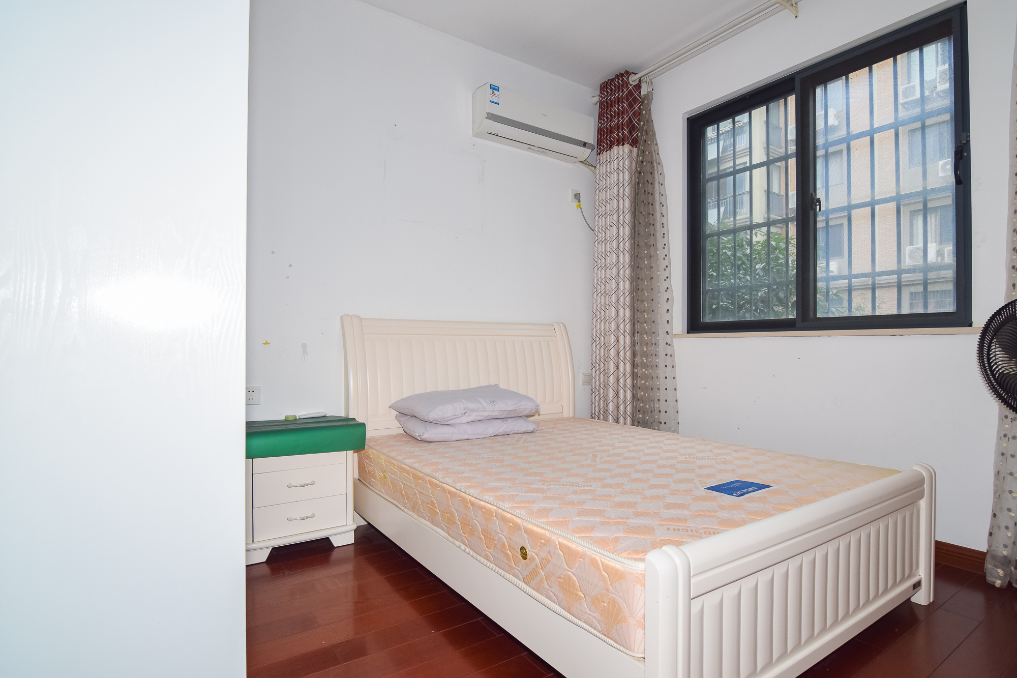 澳海月亮湾 3室2厅1卫 76.8万 澳海月亮湾 3室2厅1卫 76.8万卧室