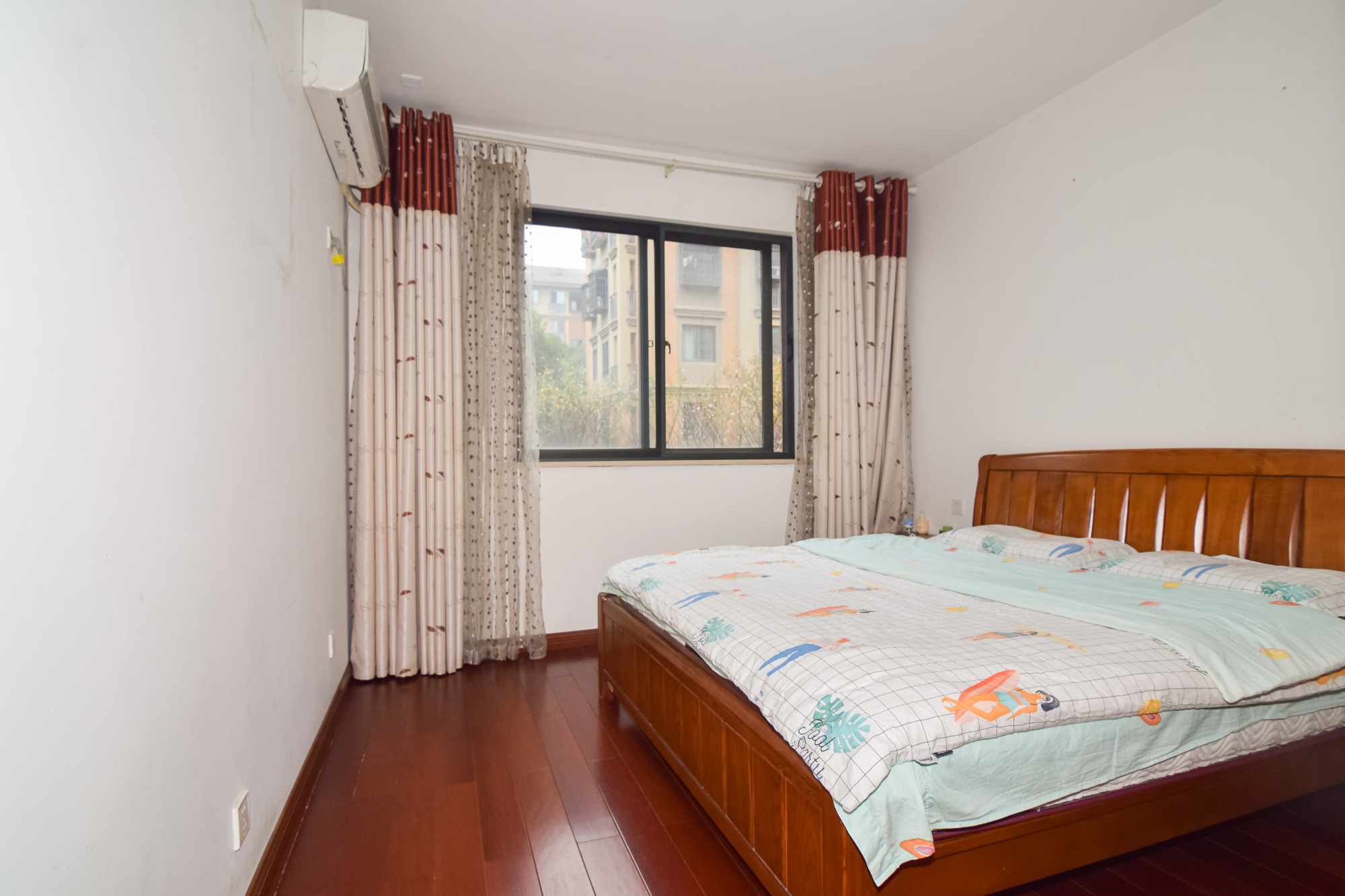 澳海月亮湾 3室2厅1卫 76.8万 澳海月亮湾 3室2厅1卫 76.8万卧室