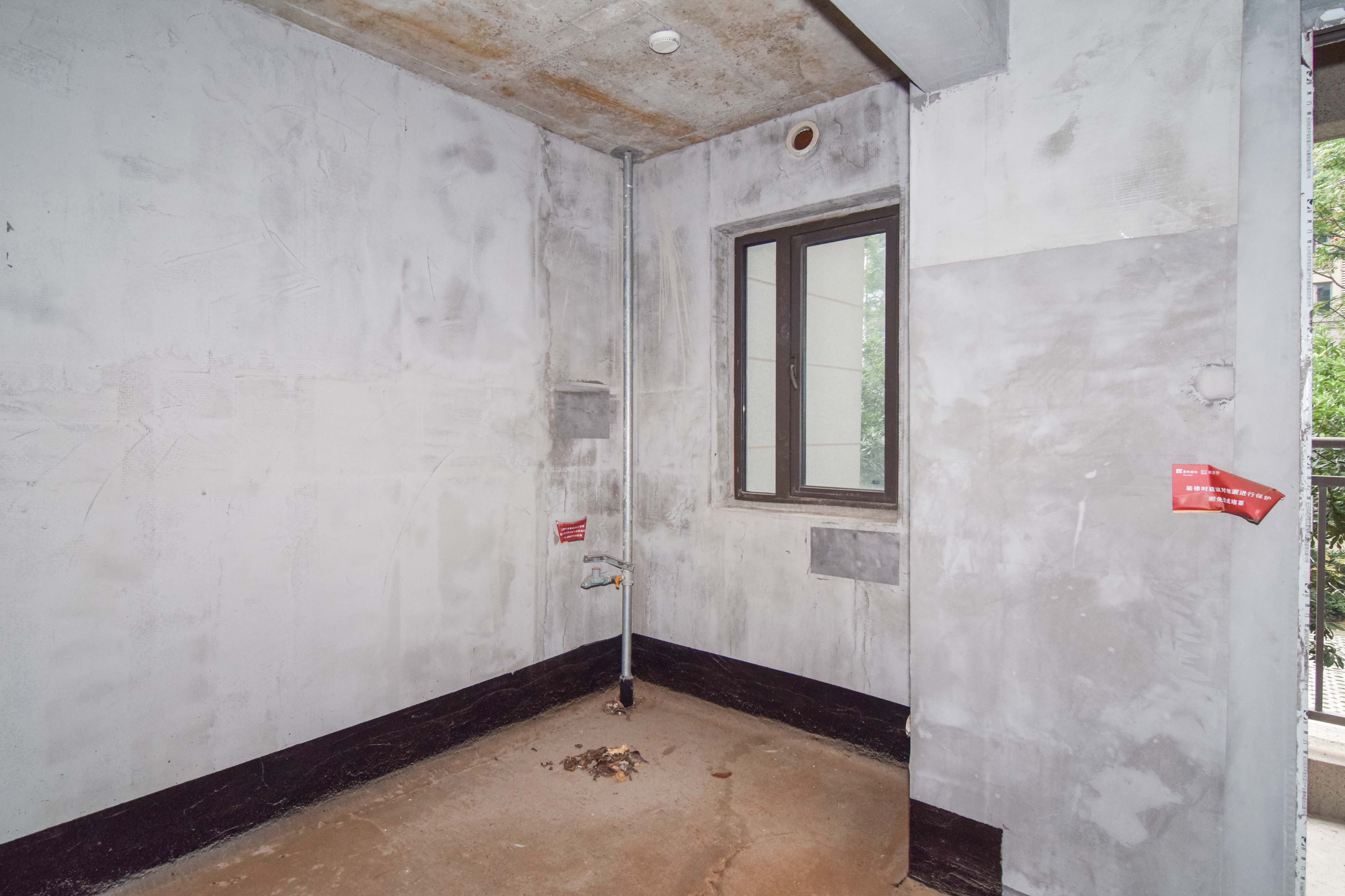 华润桃源里 4室2厅2卫 61.8万 华润桃源里 4室2厅2卫 61.8万厨房