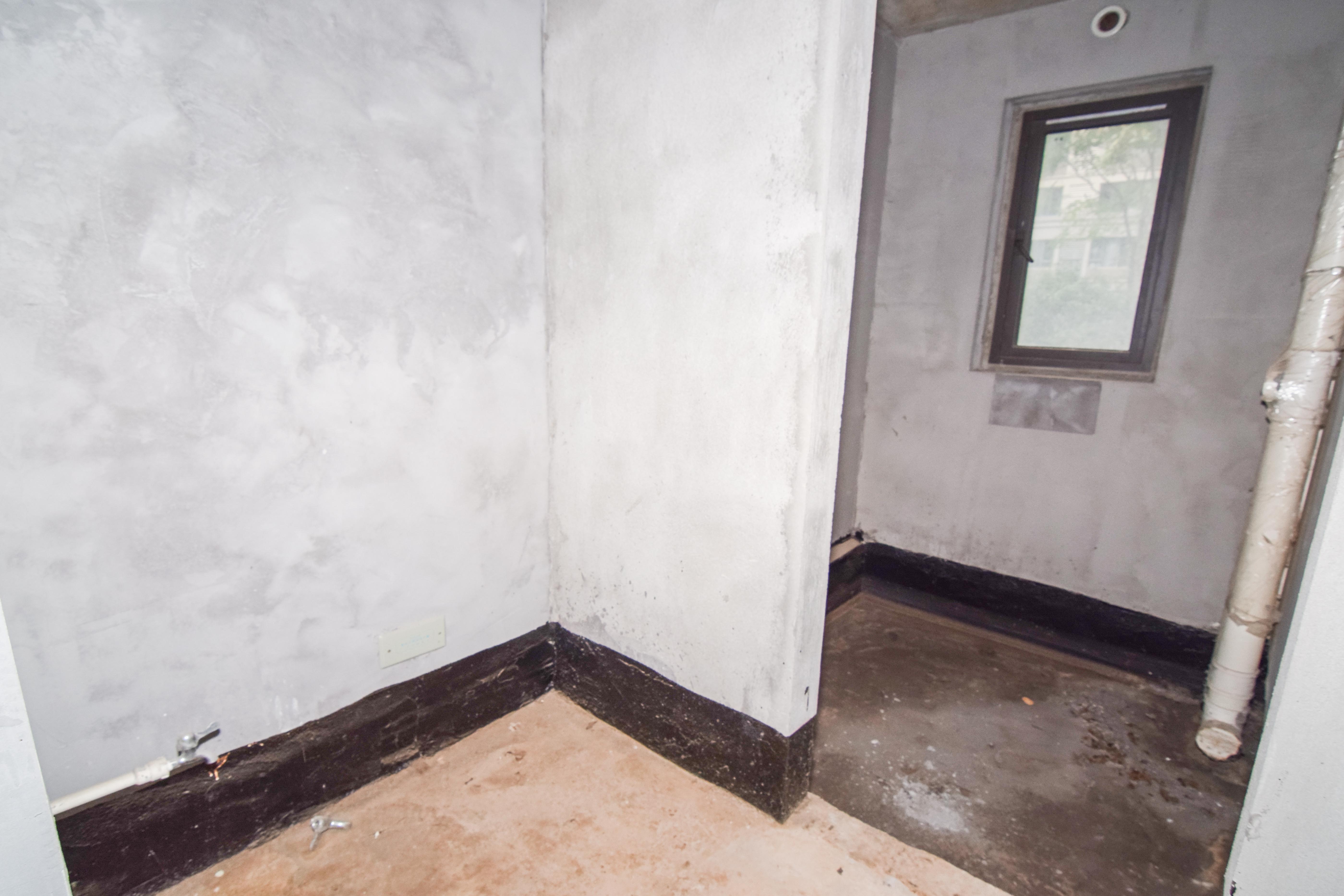 华润桃源里 4室2厅2卫 61.8万 华润桃源里 4室2厅2卫 61.8万卫生间