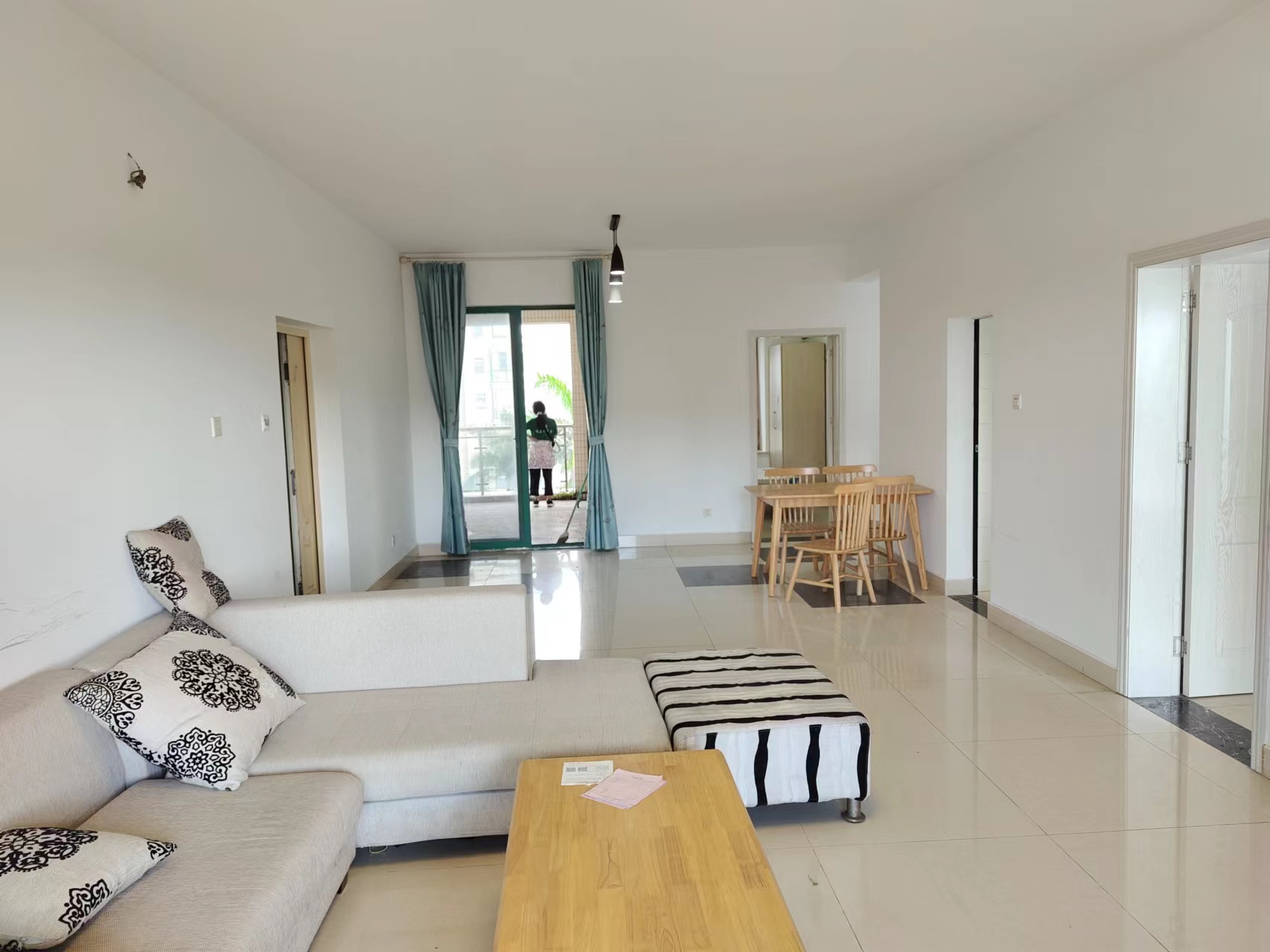 金外滩 4室2厅2卫 4000.0元/月 金外滩 4室2厅2卫 4000.0元/月室内图