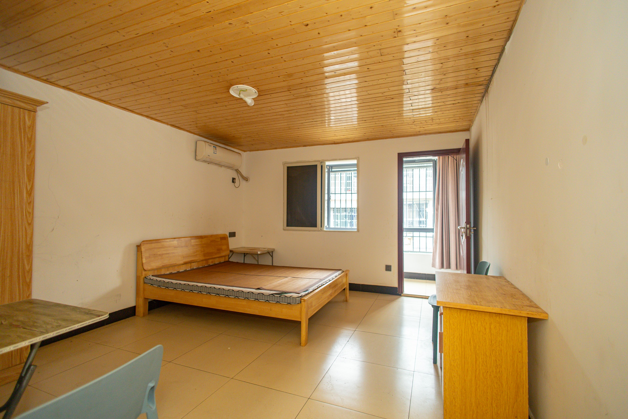 星沙二区  6室4厅4卫    120.0万 星沙二区  6室4厅4卫    120.0万