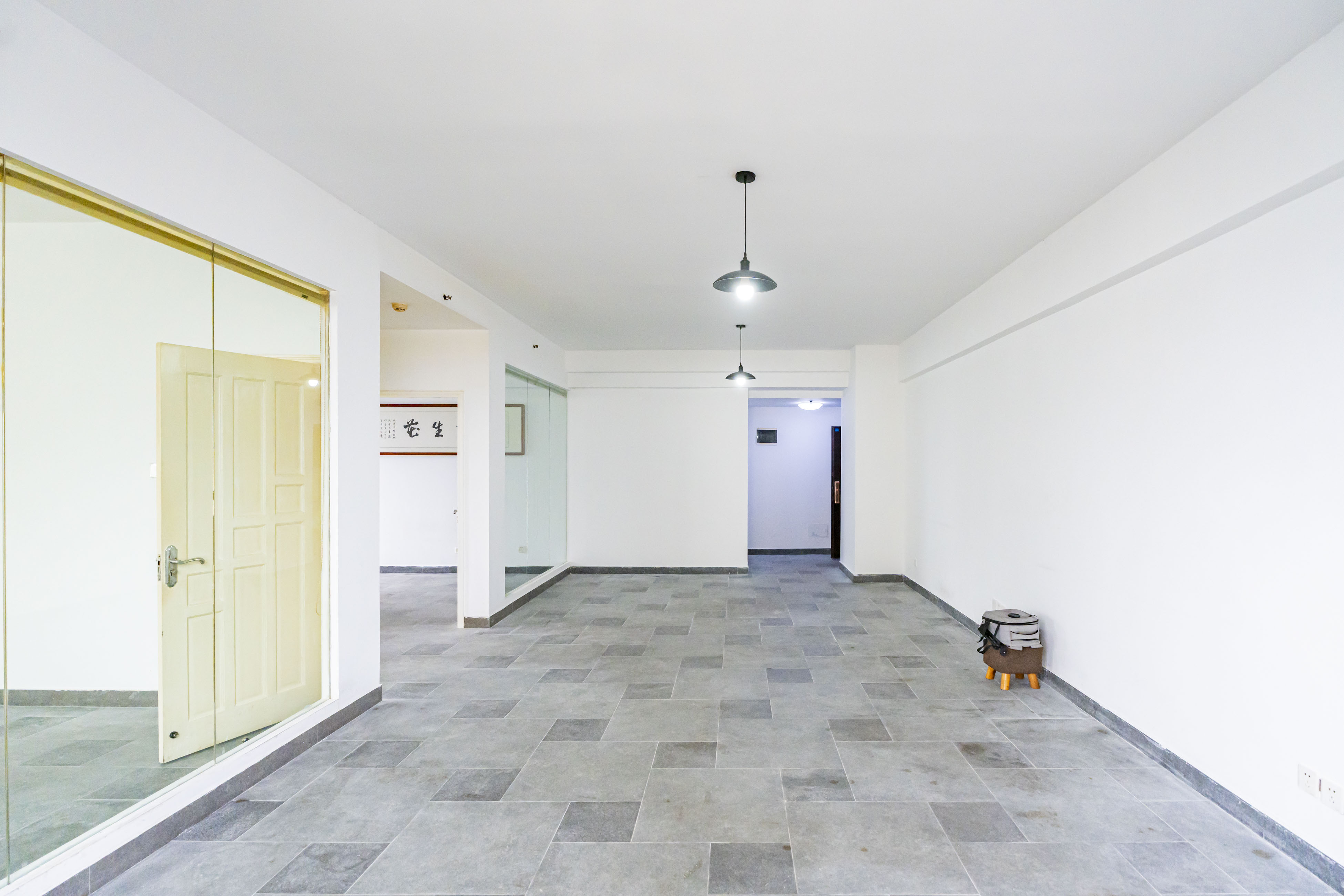建鸿达现代城  3室2厅2卫   92.00万