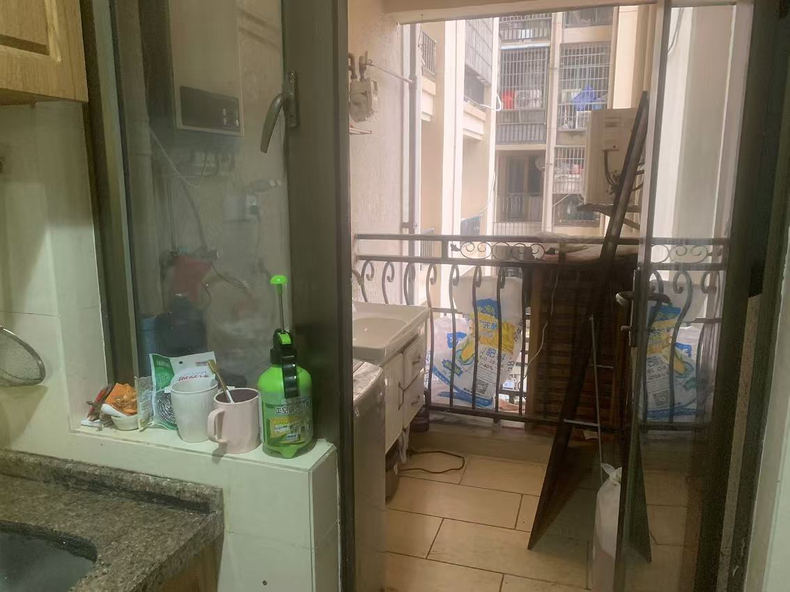 碧桂园 3室2厅1卫 1400.0元/月 碧桂园 3室2厅1卫 1400.0元/月室内图