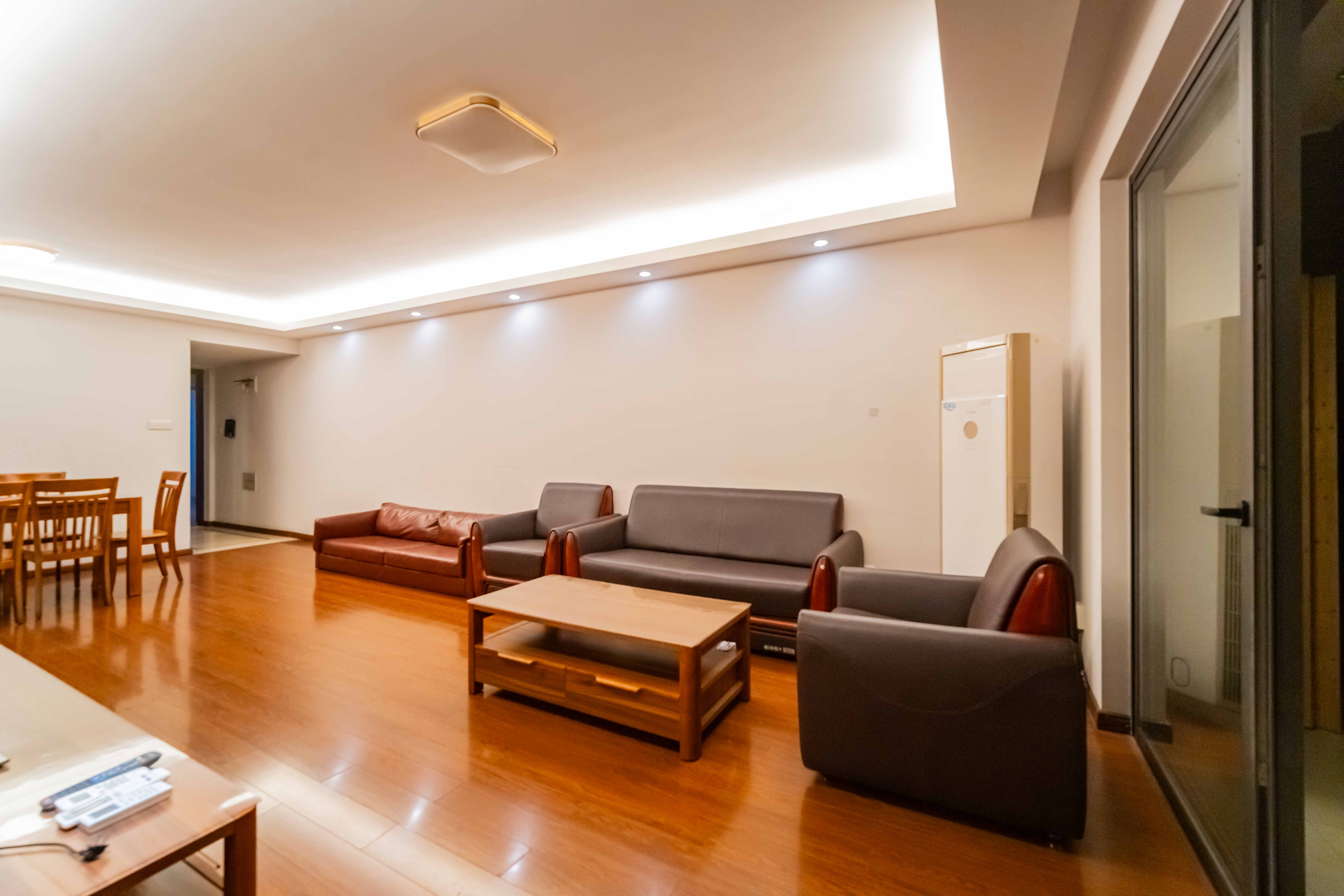 万科金域华府三四期  3室2厅1卫    95.0万 万科金域华府三四期  3室2厅1卫    95.0万客厅