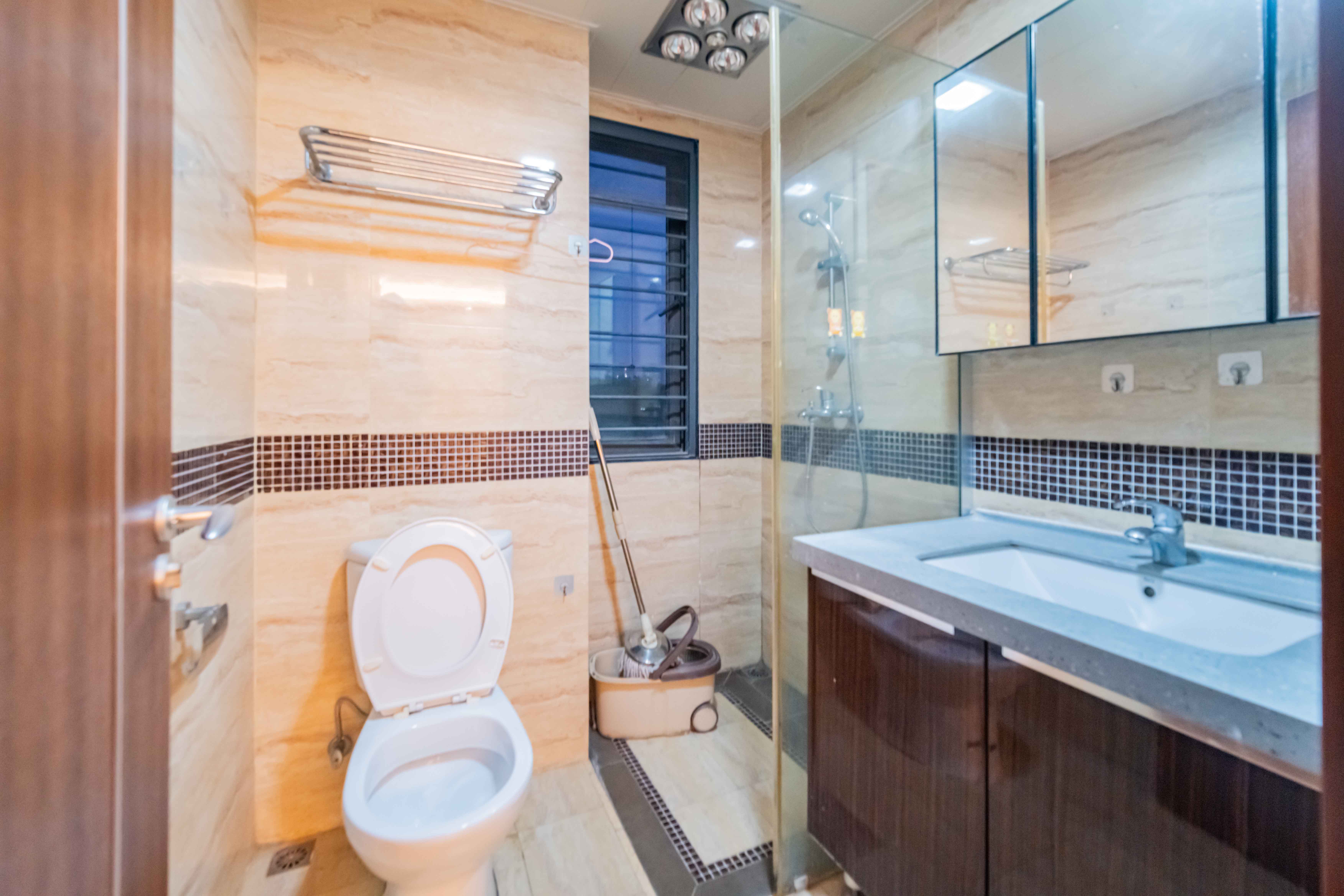 万科金域华府三四期  3室2厅1卫    95.0万 万科金域华府三四期  3室2厅1卫    95.0万卫生间