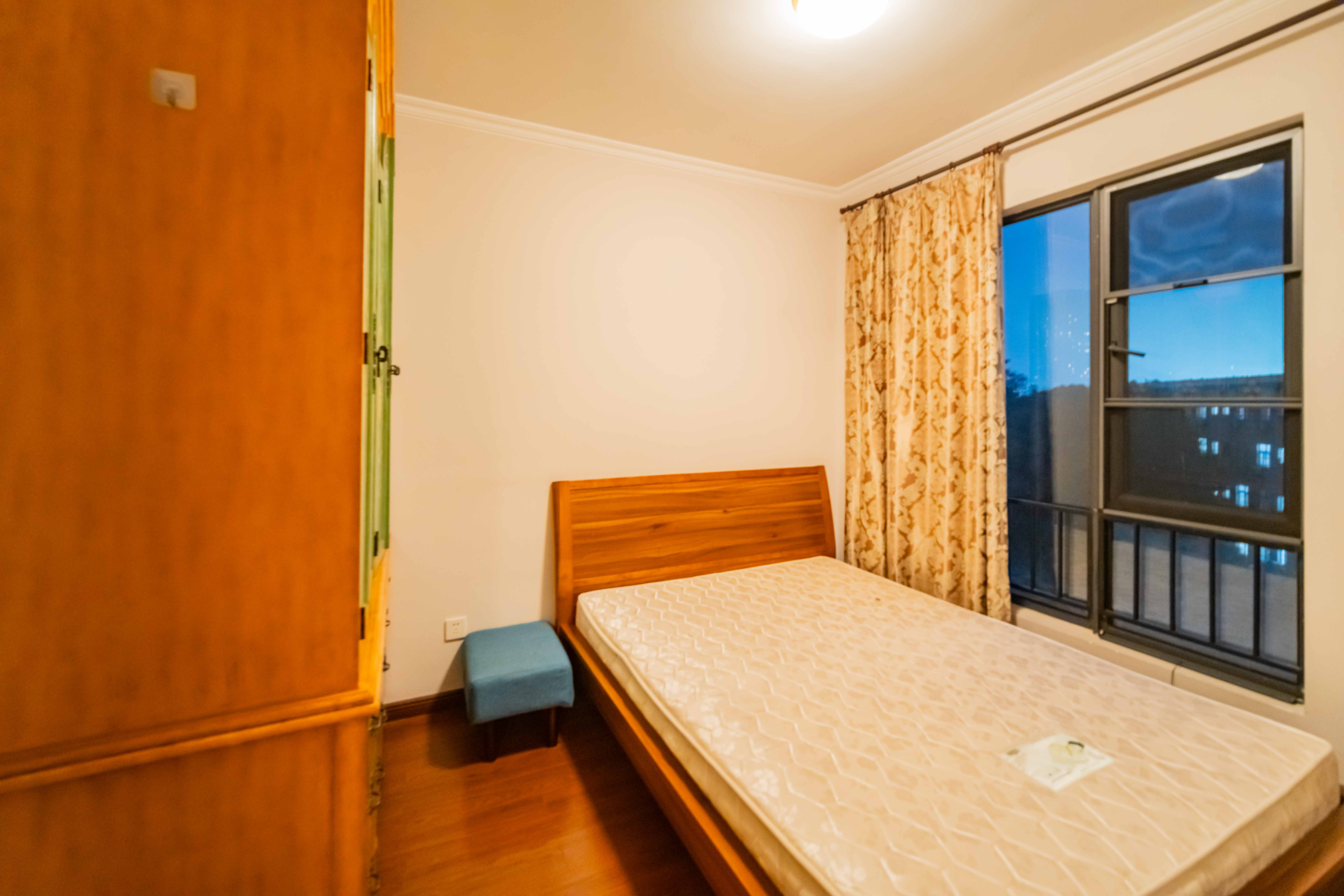 万科金域华府三四期  3室2厅1卫    95.0万 万科金域华府三四期  3室2厅1卫    95.0万卧室