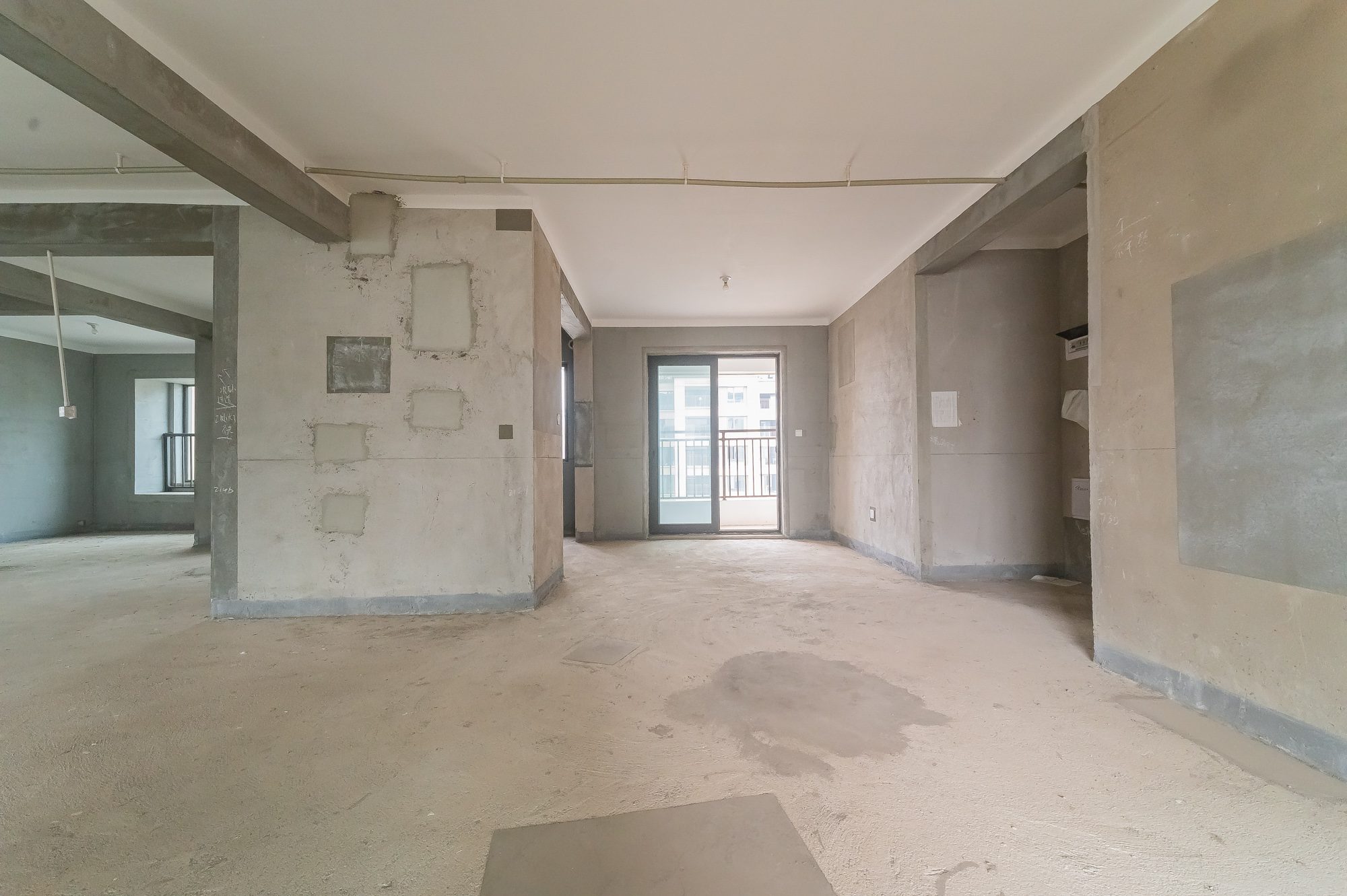 中交建发松雅院  4室2厅2卫    145.0万客厅