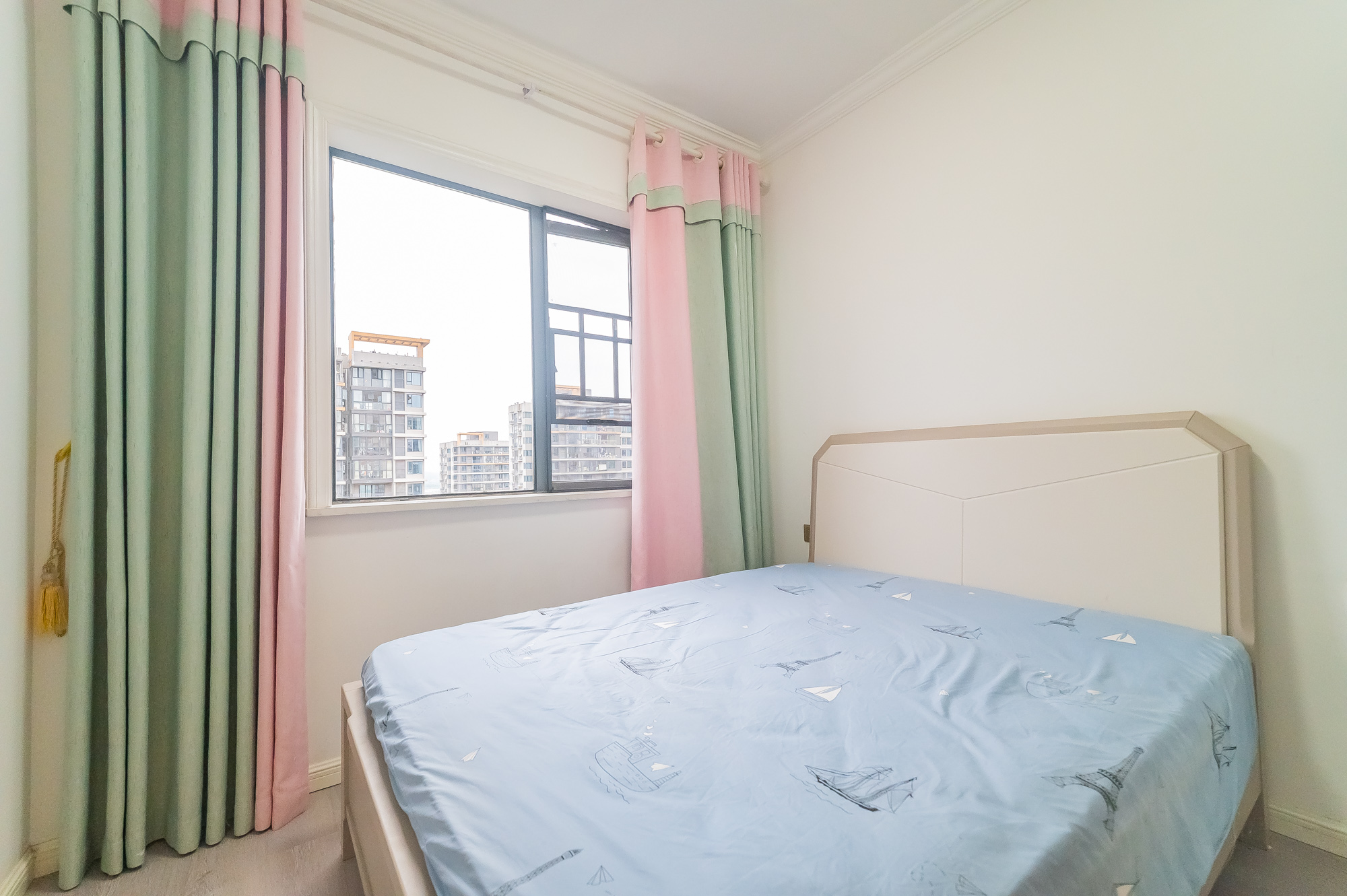 恒基凯旋门三期  3室2厅1卫    83.8万卧室