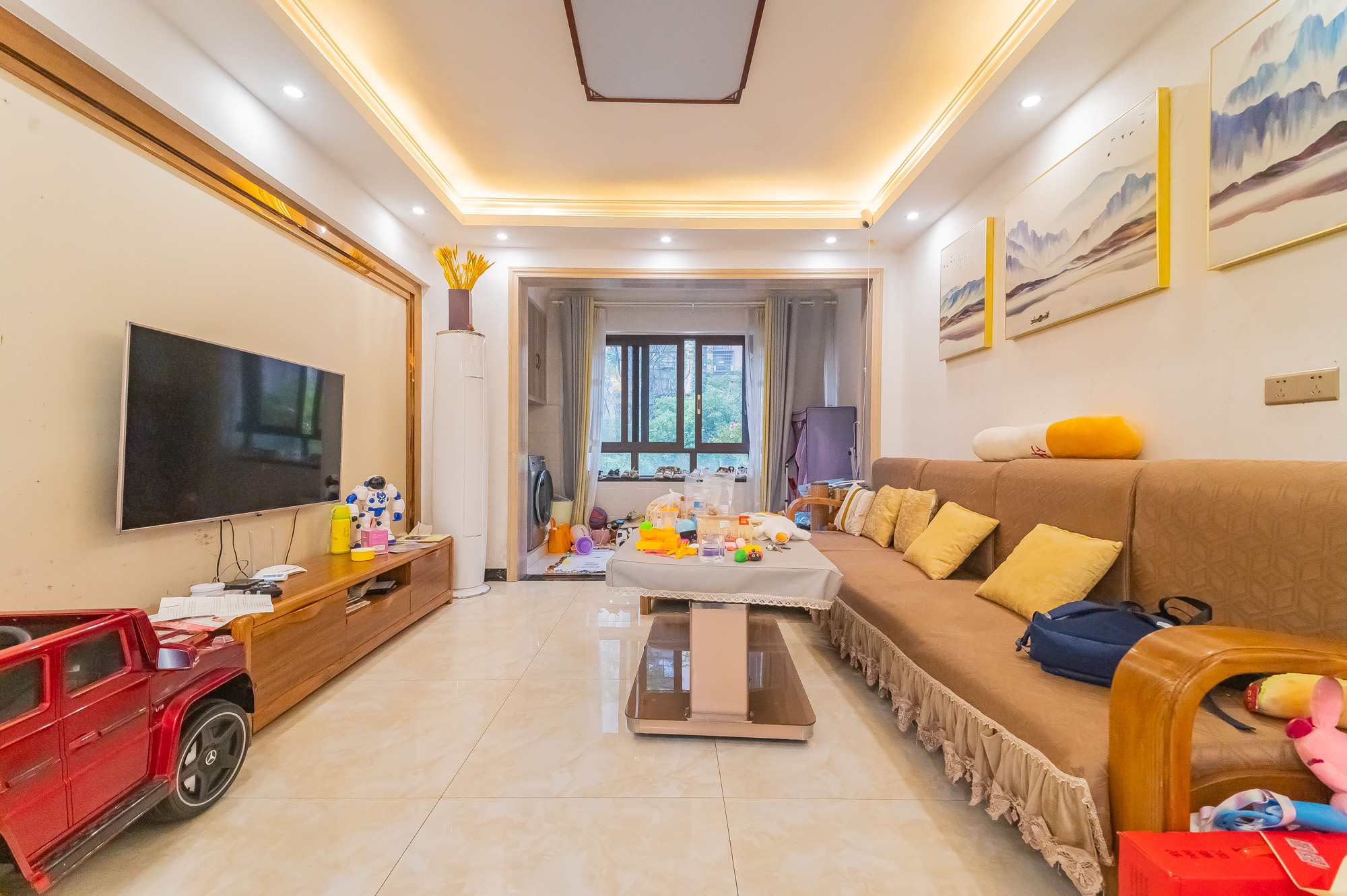 华润凤凰城三期 3室2厅1卫 68.8万 华润凤凰城三期 3室2厅1卫 68.8万客厅