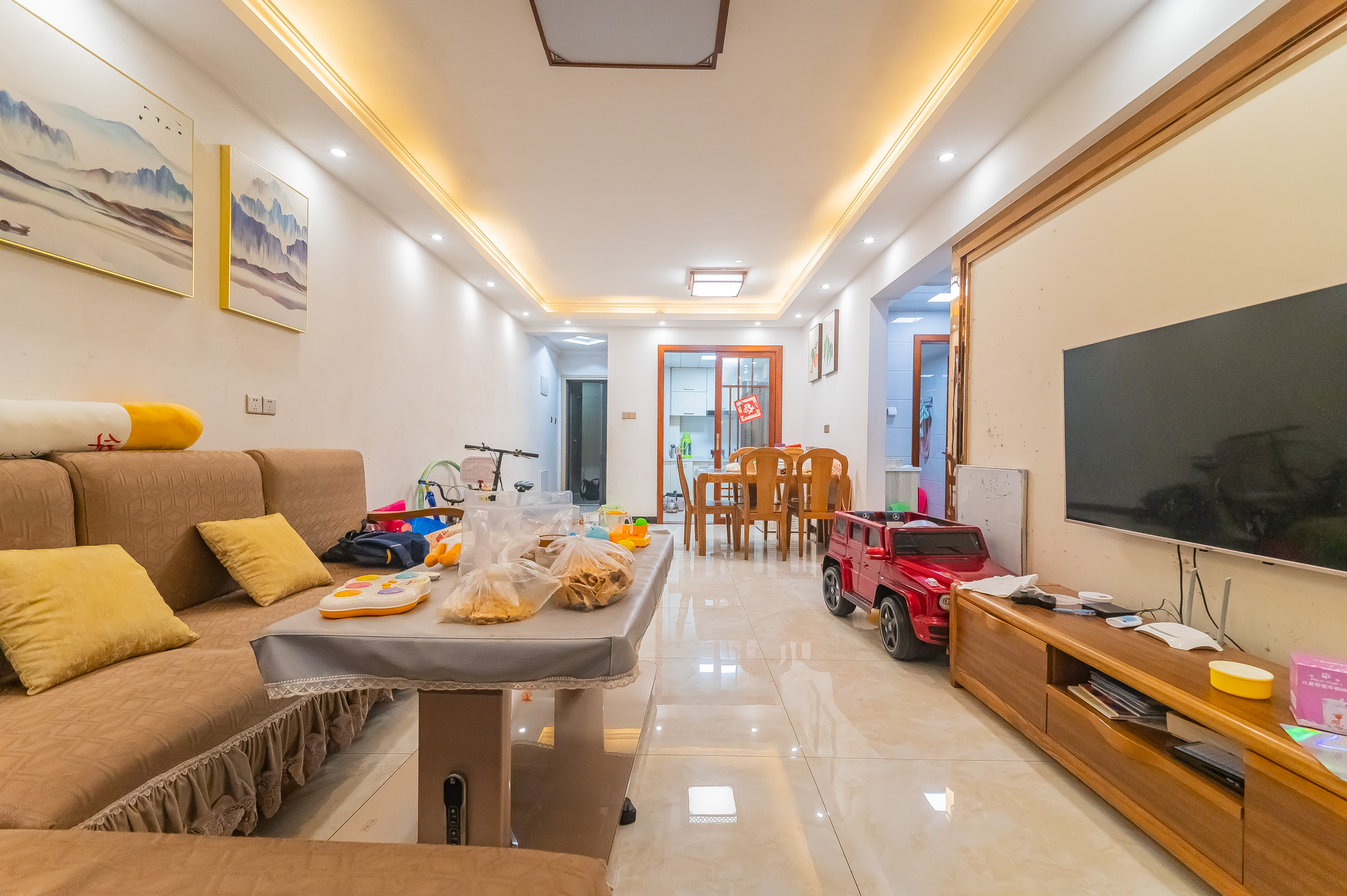 华润凤凰城三期 3室2厅1卫 68.8万 华润凤凰城三期 3室2厅1卫 68.8万客厅