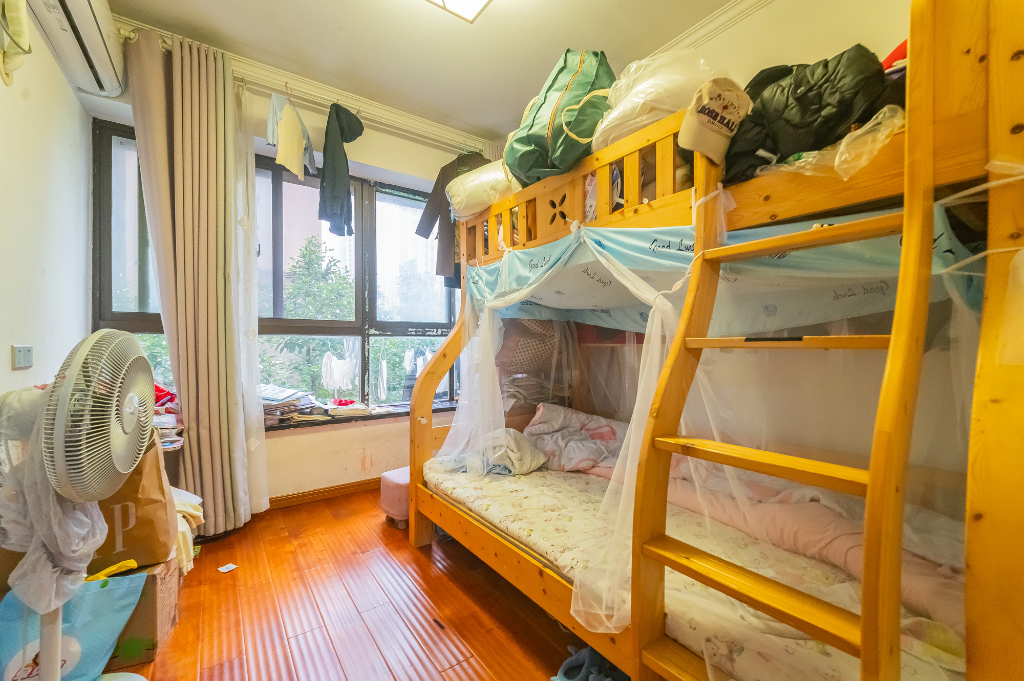 华润凤凰城三期 3室2厅1卫 68.8万 华润凤凰城三期 3室2厅1卫 68.8万卧室