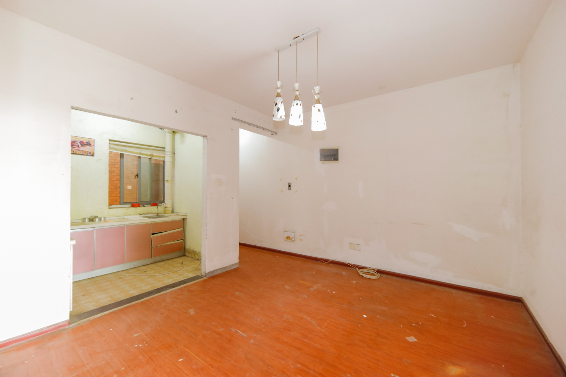 上海城小区 3室2厅1卫 80.0万 上海城小区 3室2厅1卫 80.0万客厅