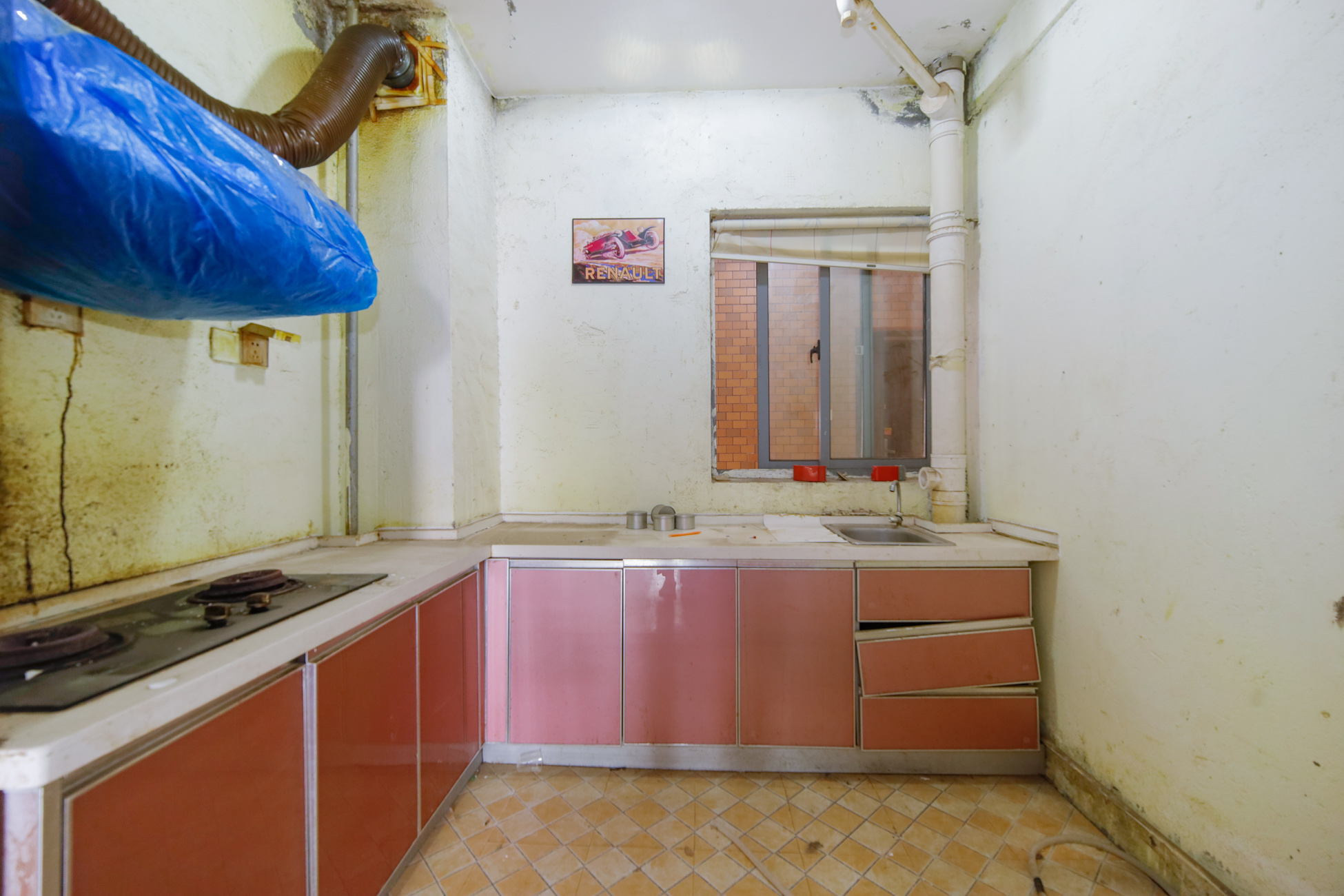 上海城小区 3室2厅1卫 80.0万 上海城小区 3室2厅1卫 80.0万厨房