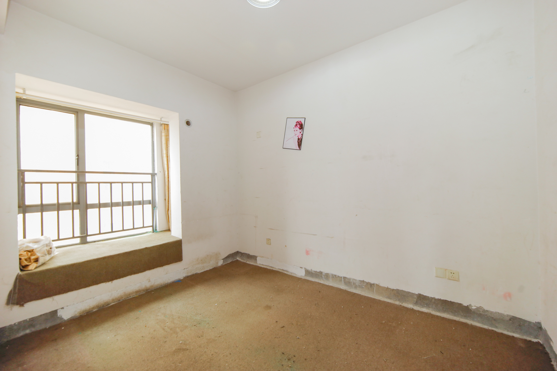 上海城小区 3室2厅1卫 80.0万 上海城小区 3室2厅1卫 80.0万卧室