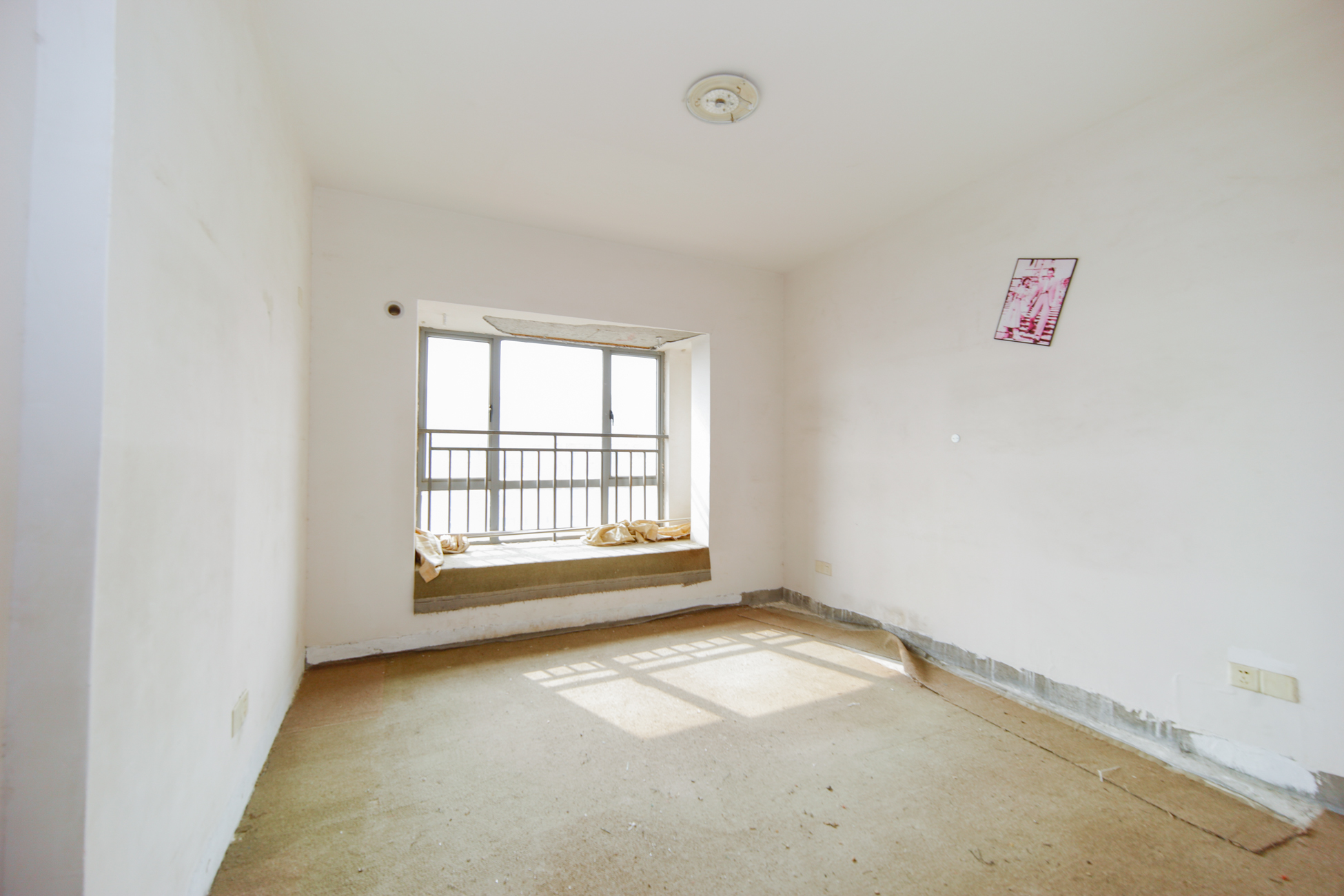 上海城小区 3室2厅1卫 80.0万 上海城小区 3室2厅1卫 80.0万卧室