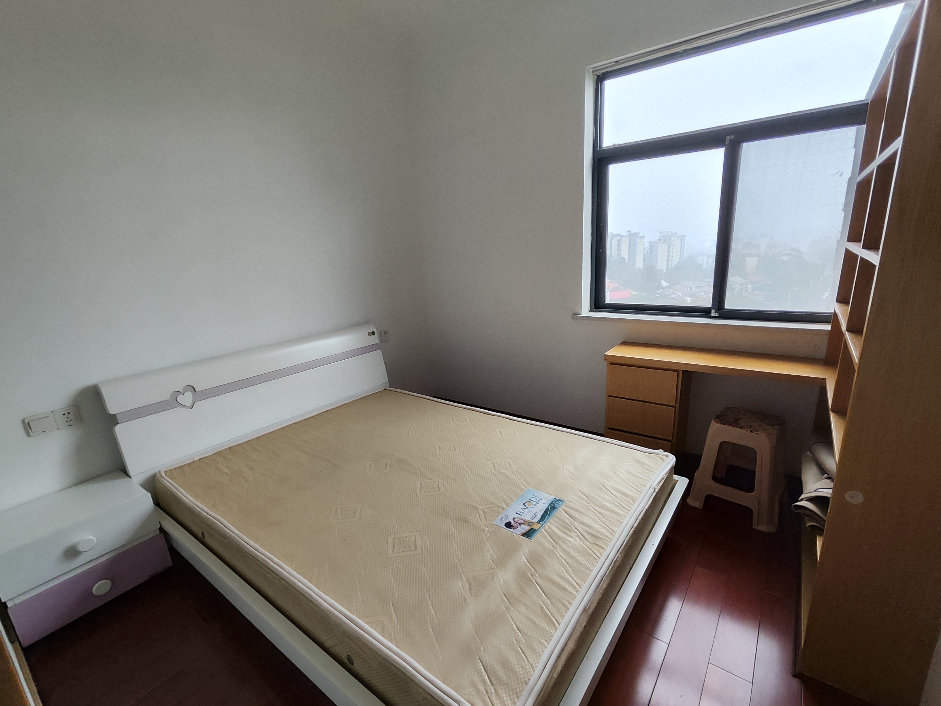 会龙山溪谷(住宅) 2室2厅1卫 1600.0元/月 会龙山溪谷(住宅) 2室2厅1卫 1600.0元/月室内图