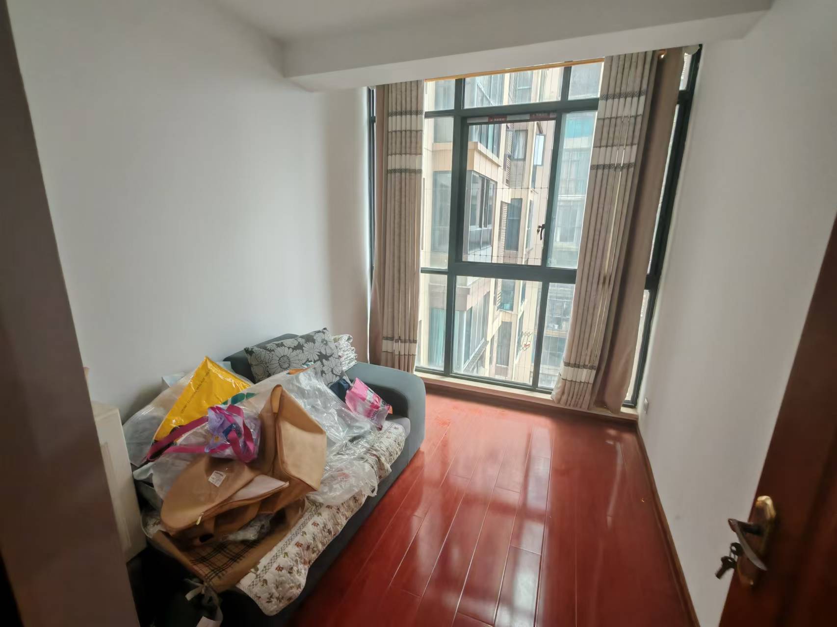 武广国际学苑  3室2厅2卫    85.0万 武广国际学苑  3室2厅2卫    85.0万室内图