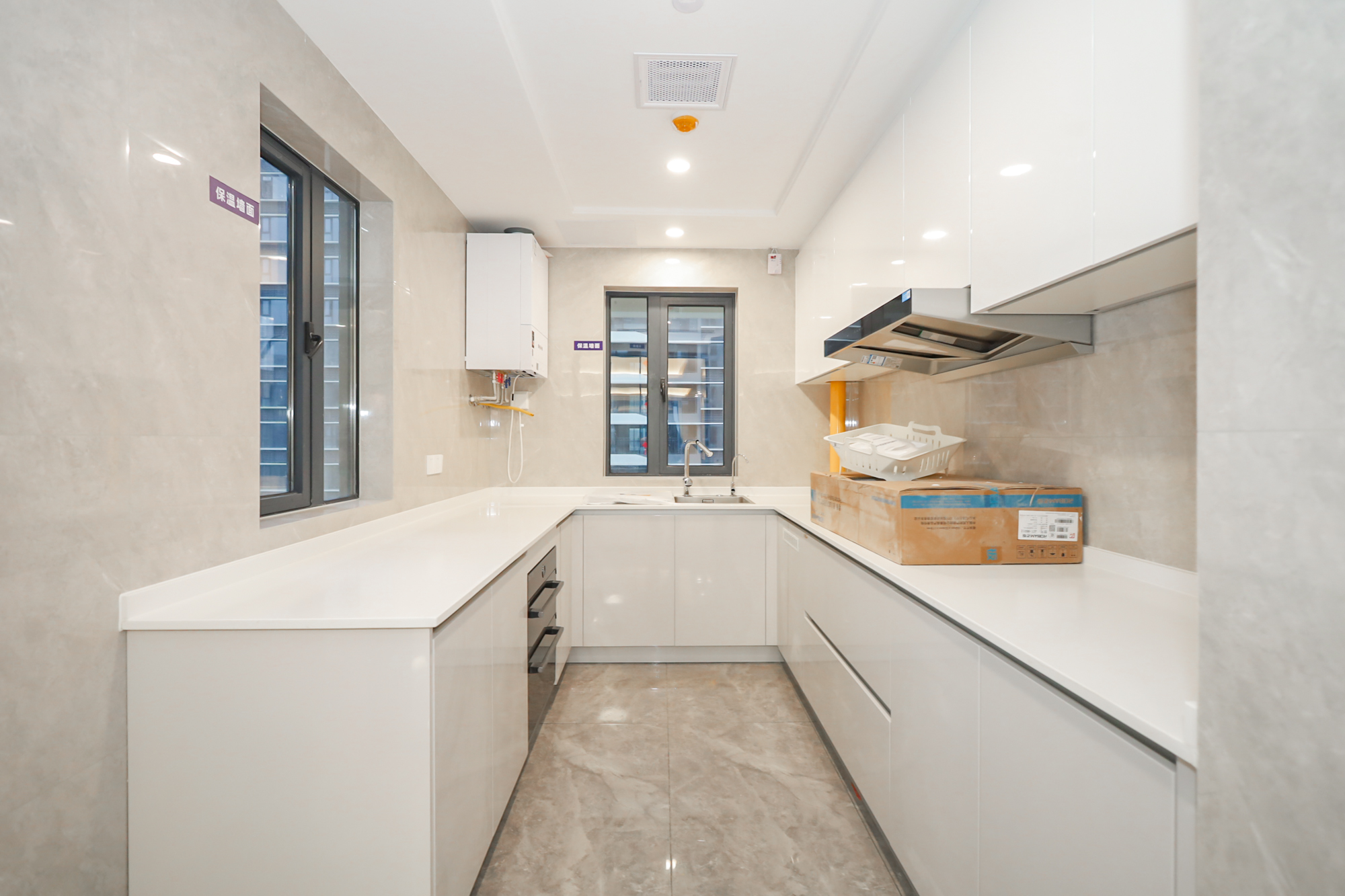 滨江府1913 4室2厅3卫 440.0万 滨江府1913 4室2厅3卫 440.0万厨房