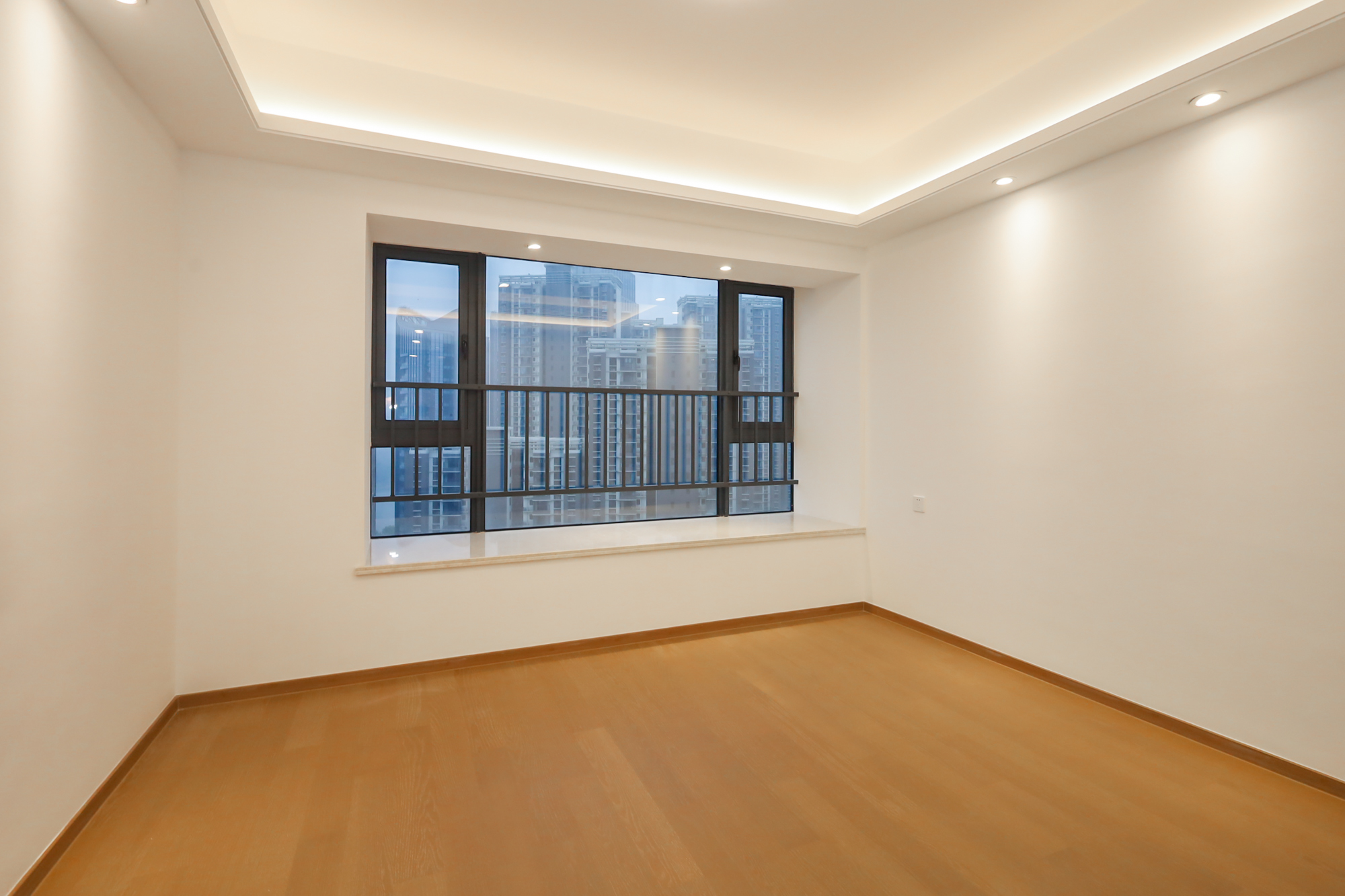 滨江府1913 4室2厅3卫 440.0万 滨江府1913 4室2厅3卫 440.0万卧室