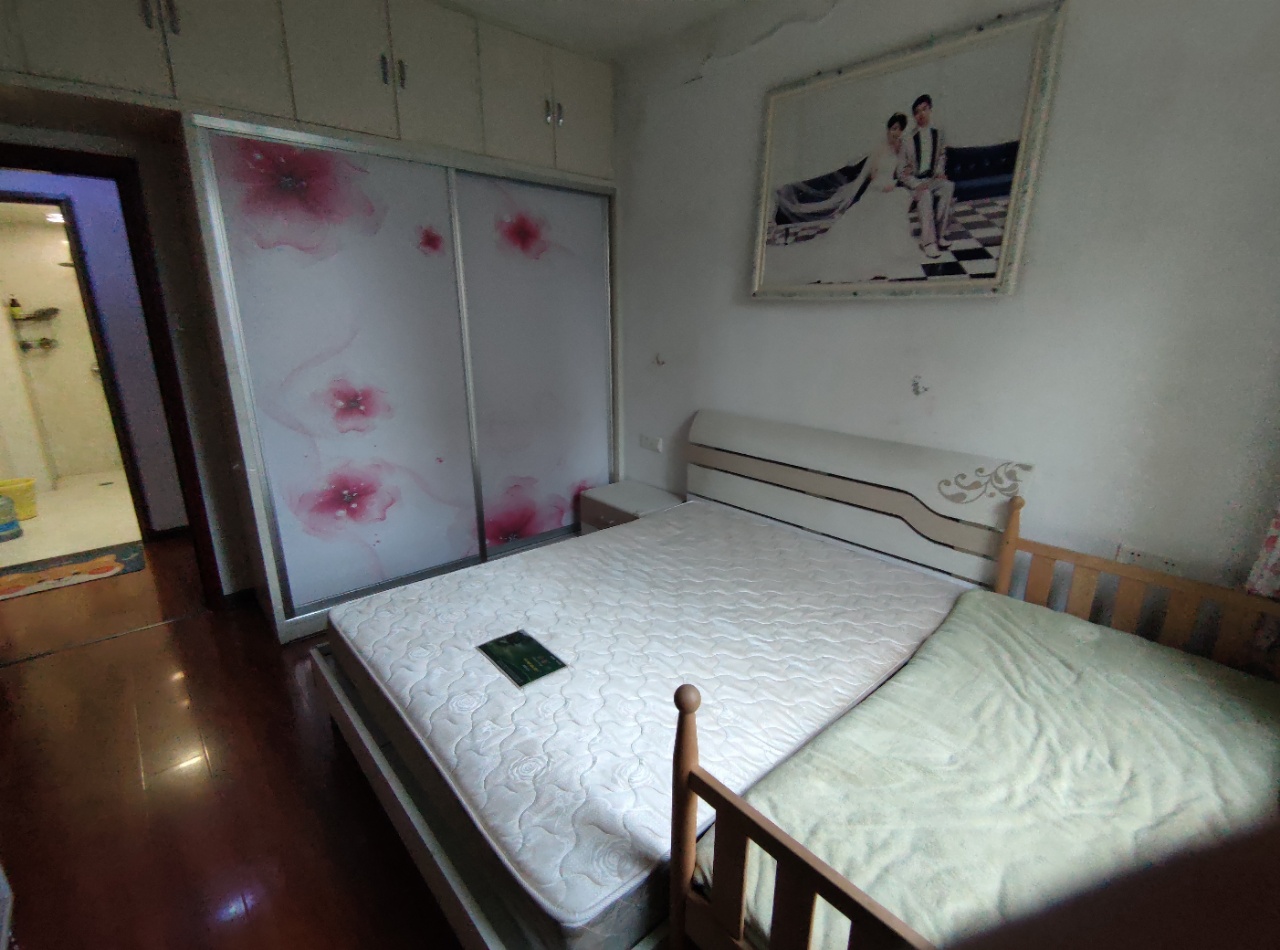 泰山公馆 2室2厅1卫 1600.0元/月 泰山公馆 2室2厅1卫 1600.0元/月室内图