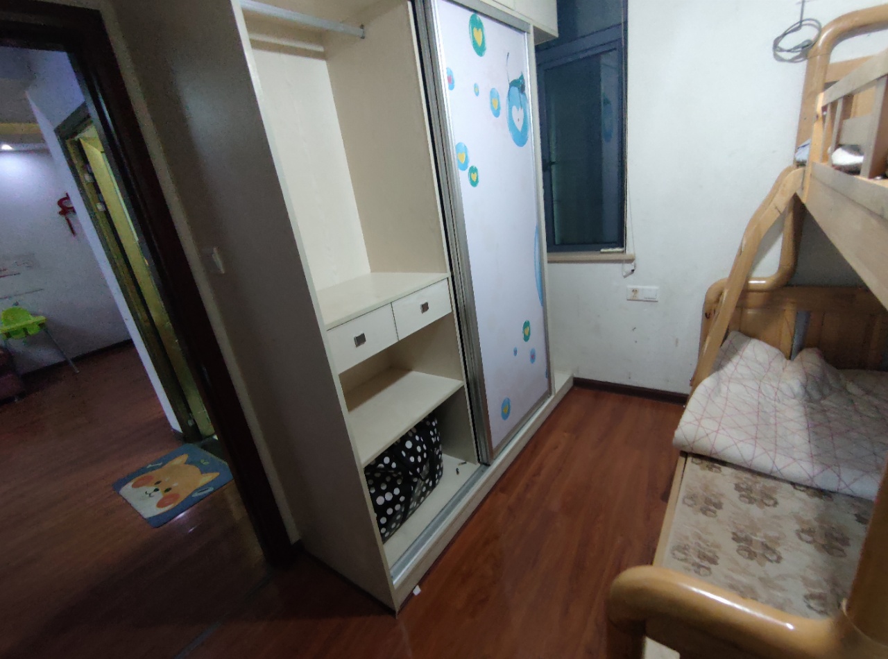 泰山公馆 2室2厅1卫 1600.0元/月 泰山公馆 2室2厅1卫 1600.0元/月室内图