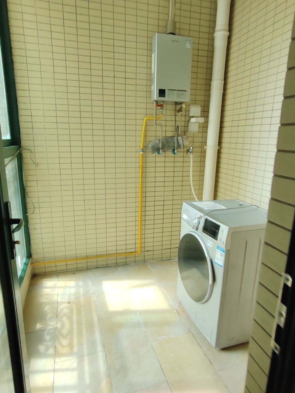 恒大城  3室2厅2卫   2400.00元/月室内图