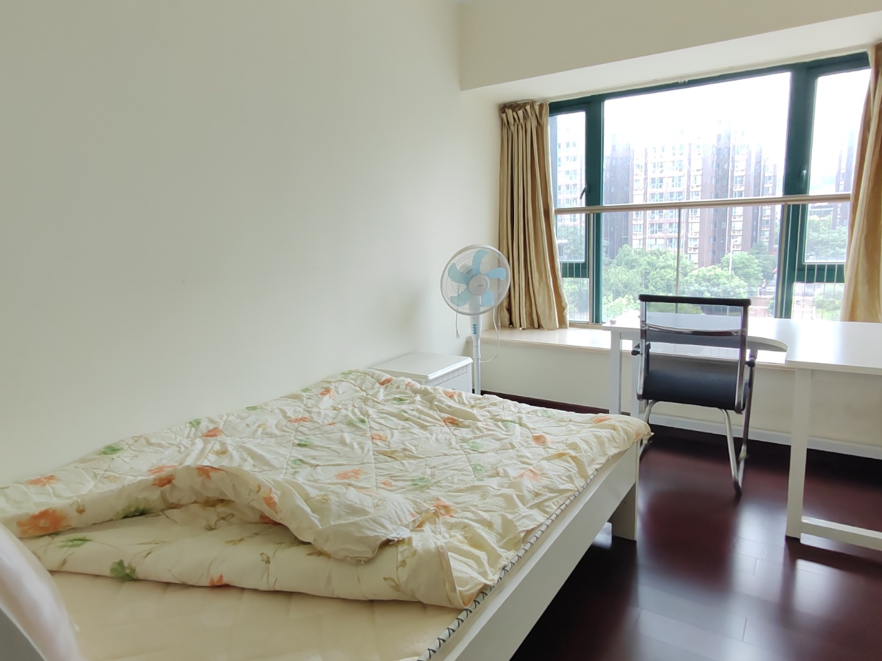 恒大城  3室2厅2卫   2400.00元/月室内图