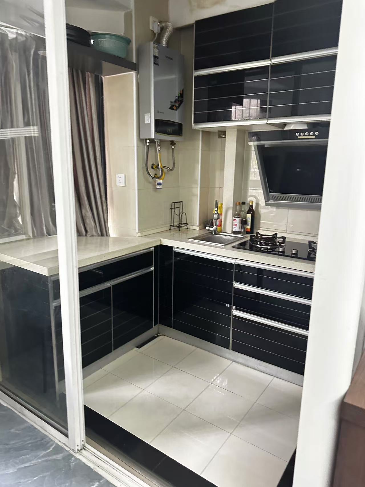 丰园公寓  1室1厅1卫    1100.0元/月 丰园公寓  1室1厅1卫    1100.0元/月室内图