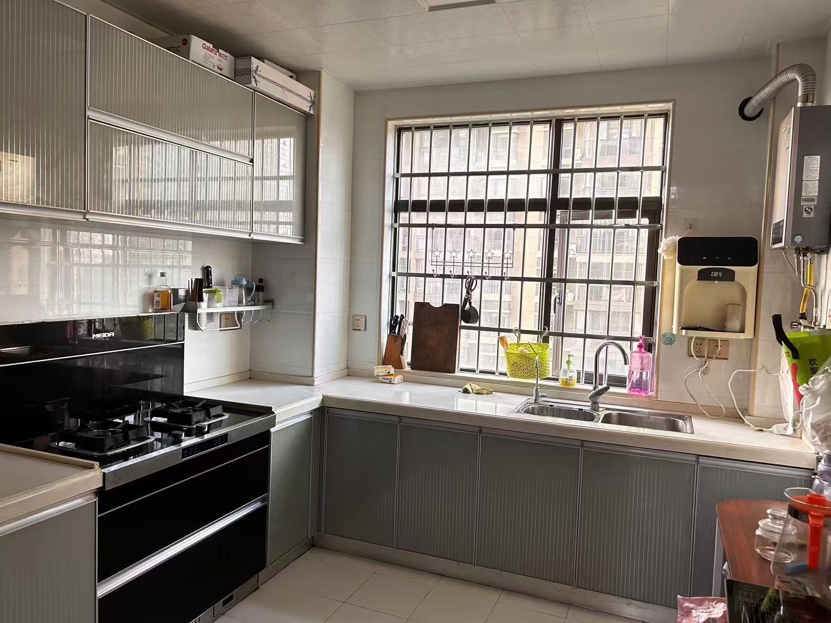 万豪城市花园 3室2厅2卫 2500.0元/月 万豪城市花园 3室2厅2卫 2500.0元/月室内图