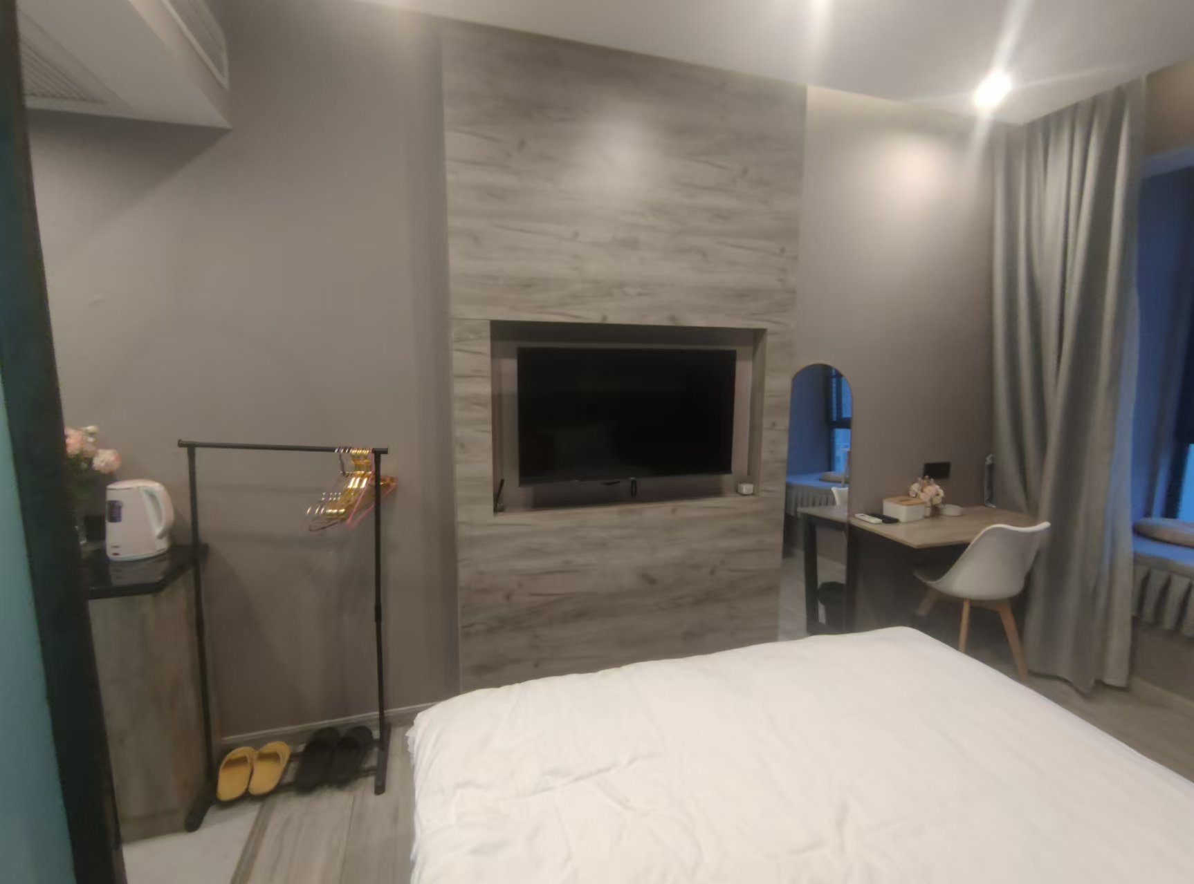 洋湖时代  1室1厅1卫    1500.0元/月 洋湖时代  1室1厅1卫    1500.0元/月