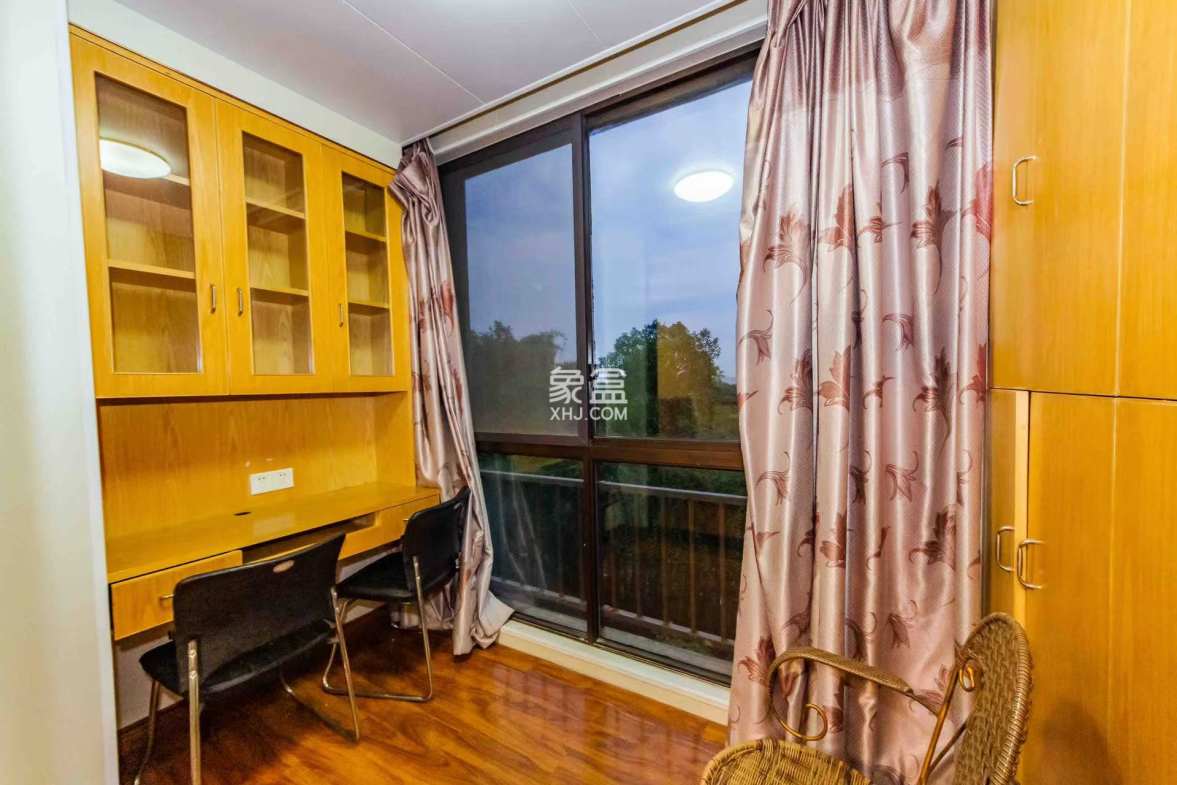 幸福考拉 3室2厅1卫 2200.0元/月 幸福考拉 3室2厅1卫 2200.0元/月室内图