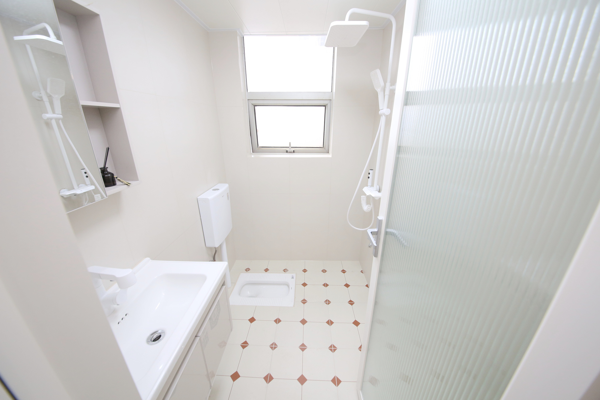 凯通国际城（凯通朝庭）  2室2厅1卫    79.8万卫生间