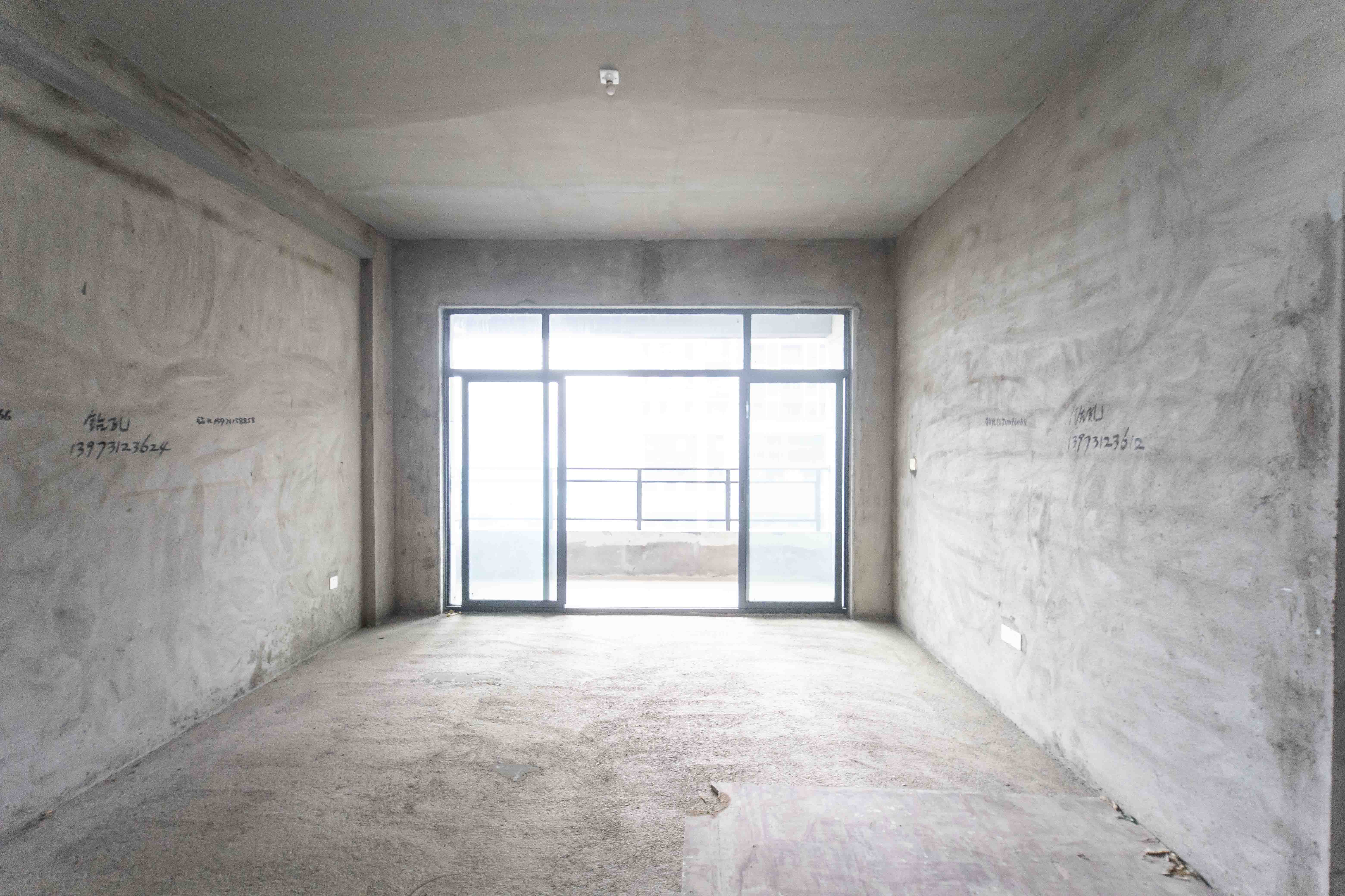 宝能公馆(美联天骄城五期)  4室2厅3卫    305.0万 宝能公馆(美联天骄城五期)  4室2厅3卫    305.0万