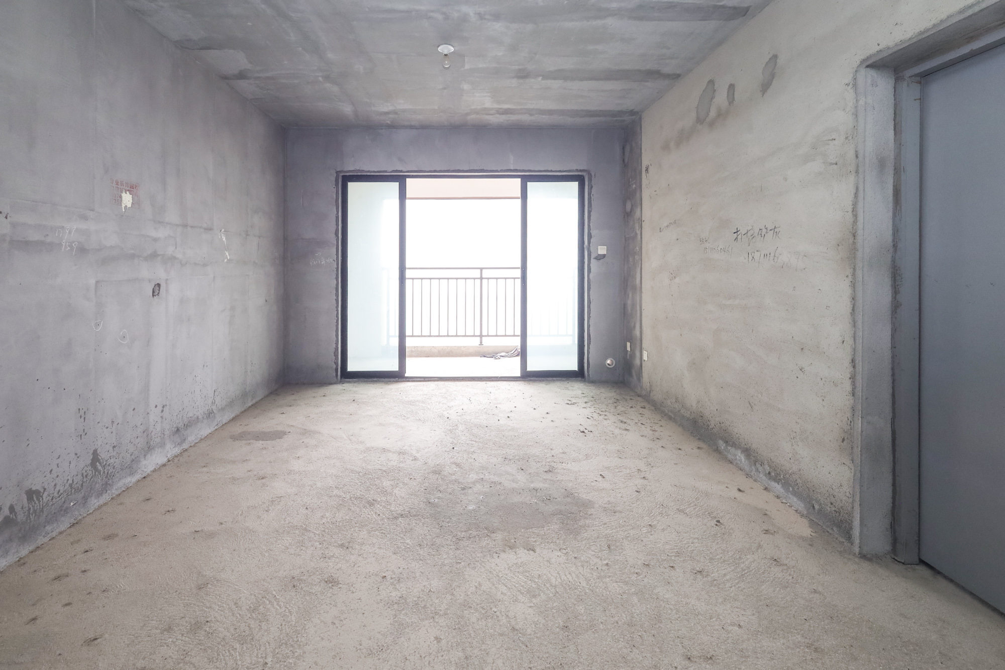 帝辰金缇水郡  4室2厅2卫    59.6万 帝辰金缇水郡  4室2厅2卫    59.6万客厅