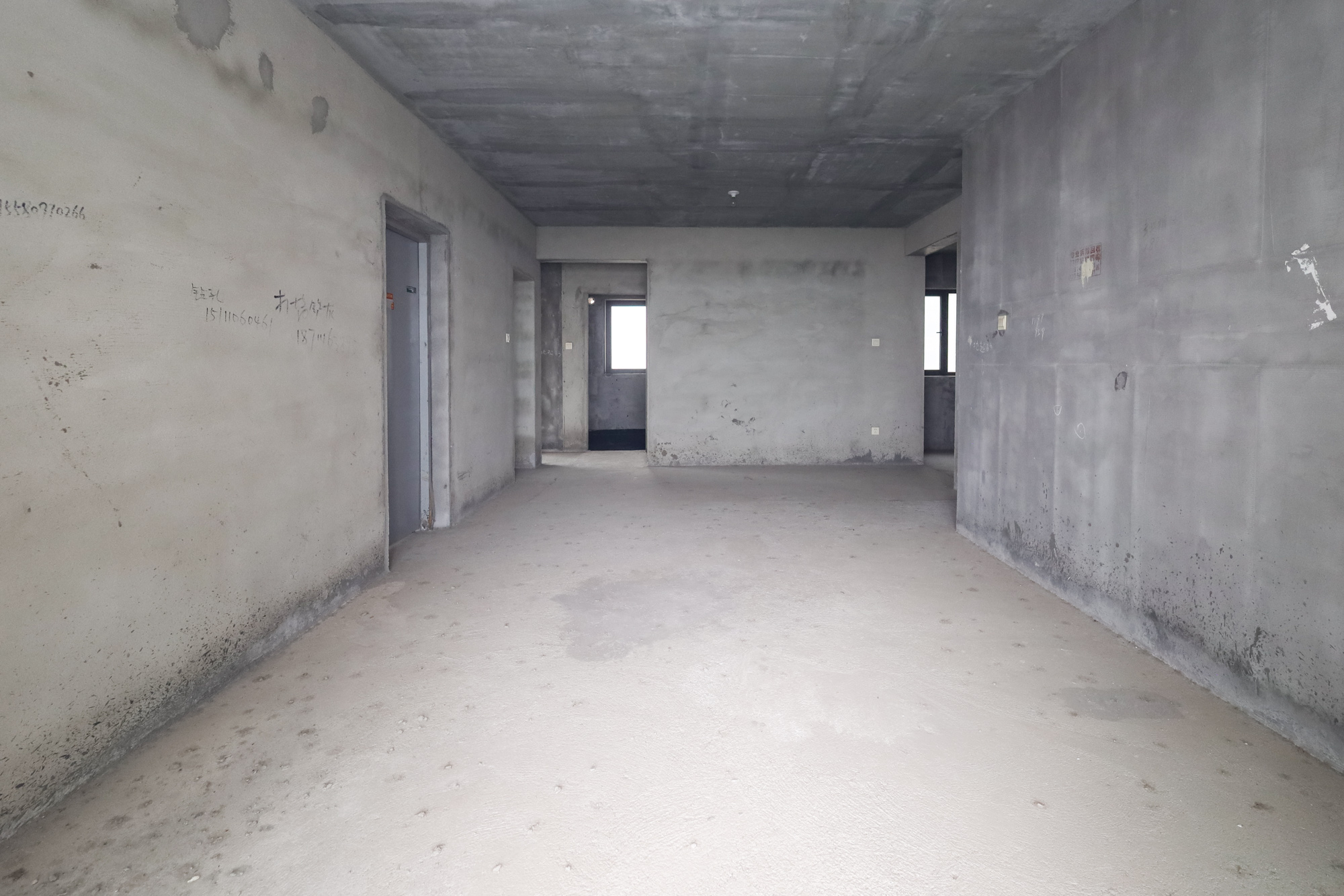 帝辰金缇水郡  4室2厅2卫    59.6万 帝辰金缇水郡  4室2厅2卫    59.6万客厅