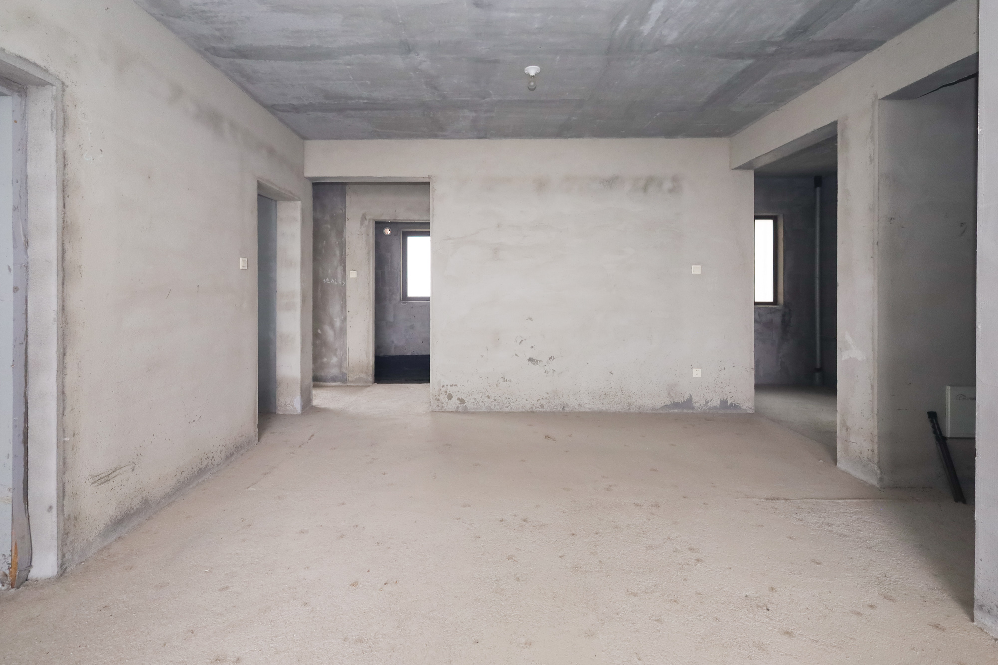 帝辰金缇水郡  4室2厅2卫    59.6万 帝辰金缇水郡  4室2厅2卫    59.6万客厅