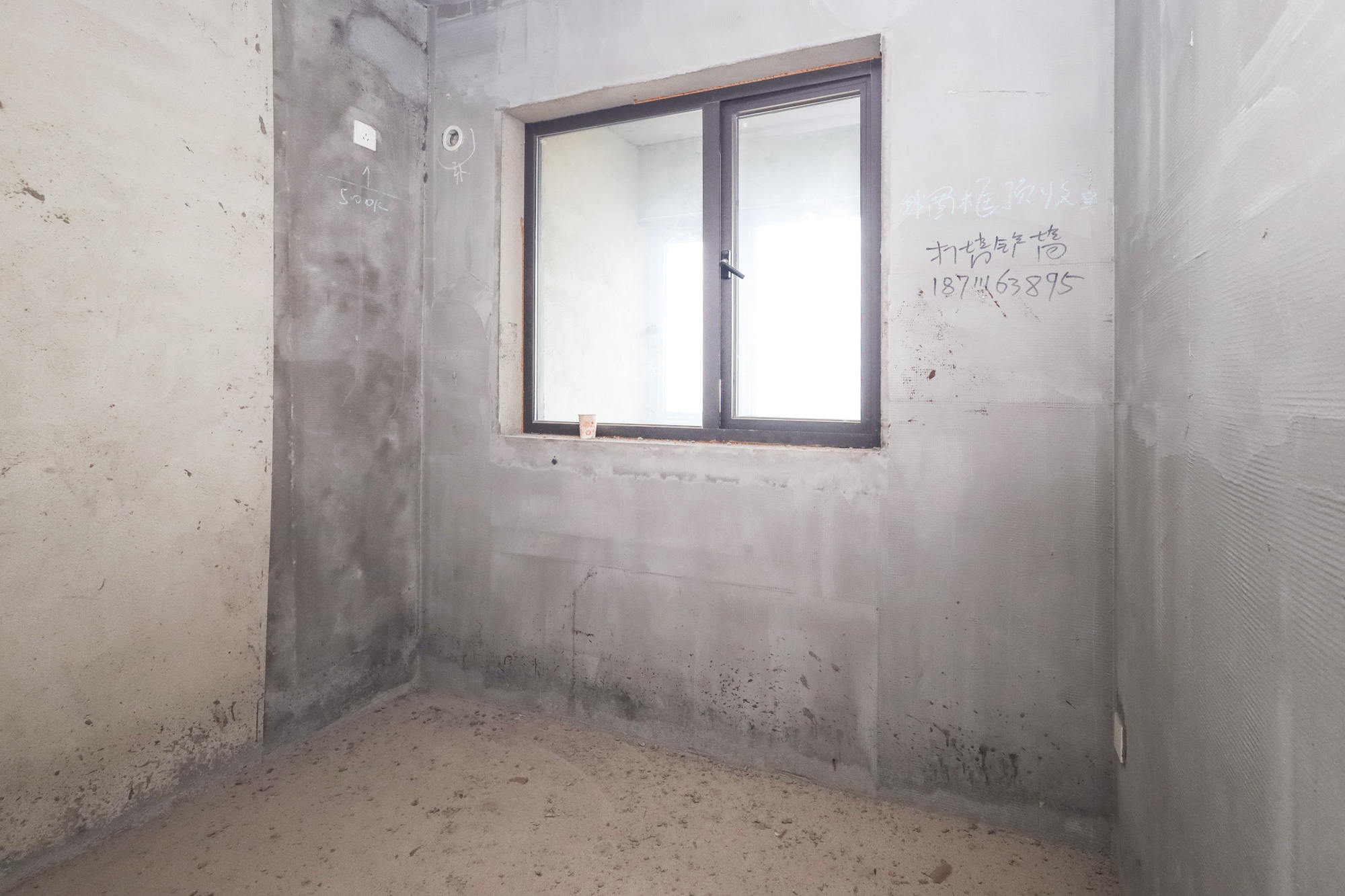 帝辰金缇水郡  4室2厅2卫    59.6万 帝辰金缇水郡  4室2厅2卫    59.6万卧室