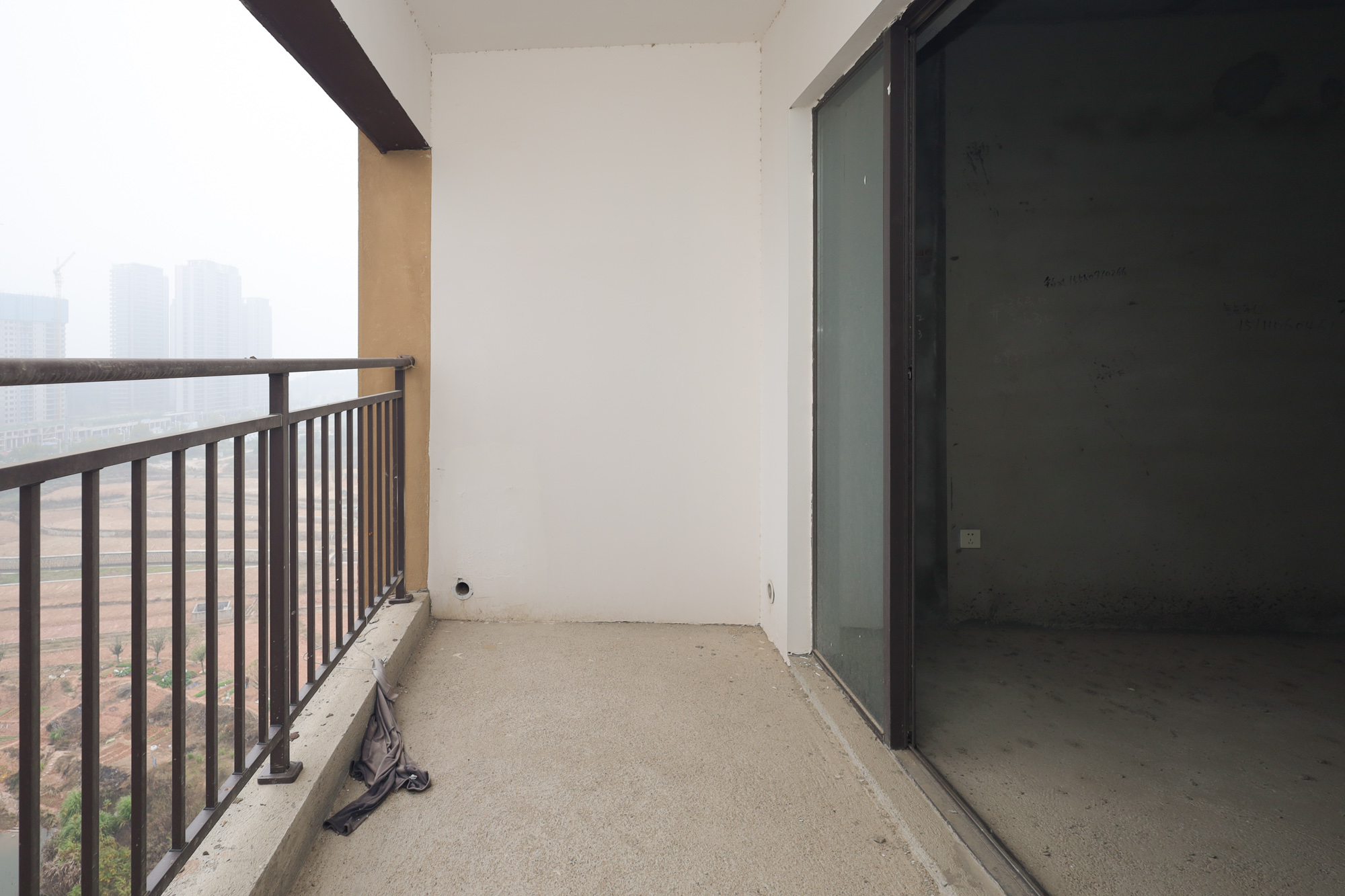 帝辰金缇水郡  4室2厅2卫    59.6万 帝辰金缇水郡  4室2厅2卫    59.6万阳台