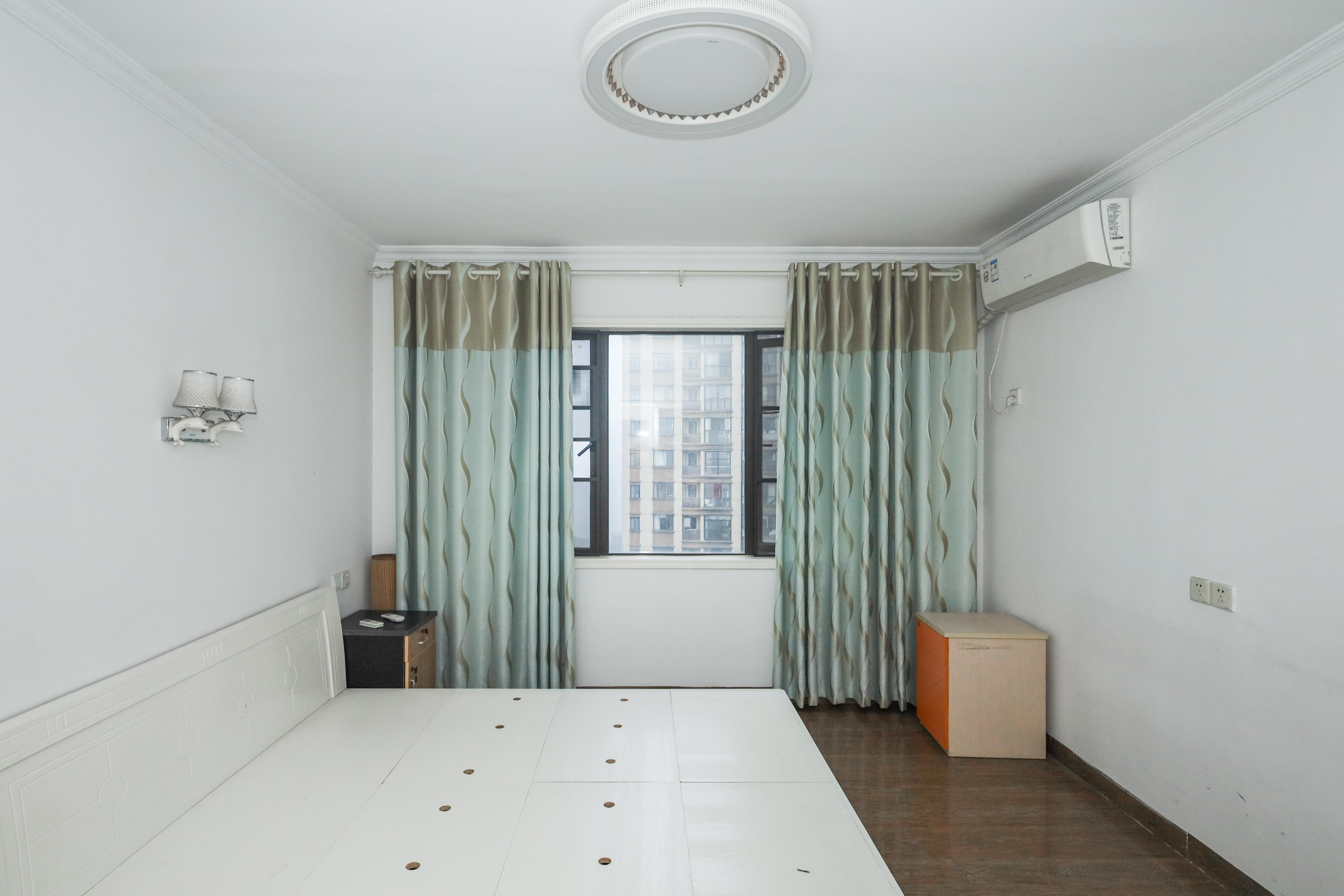 和泓梅溪四季 5室2厅2卫 178.0万 和泓梅溪四季 5室2厅2卫 178.0万卧室