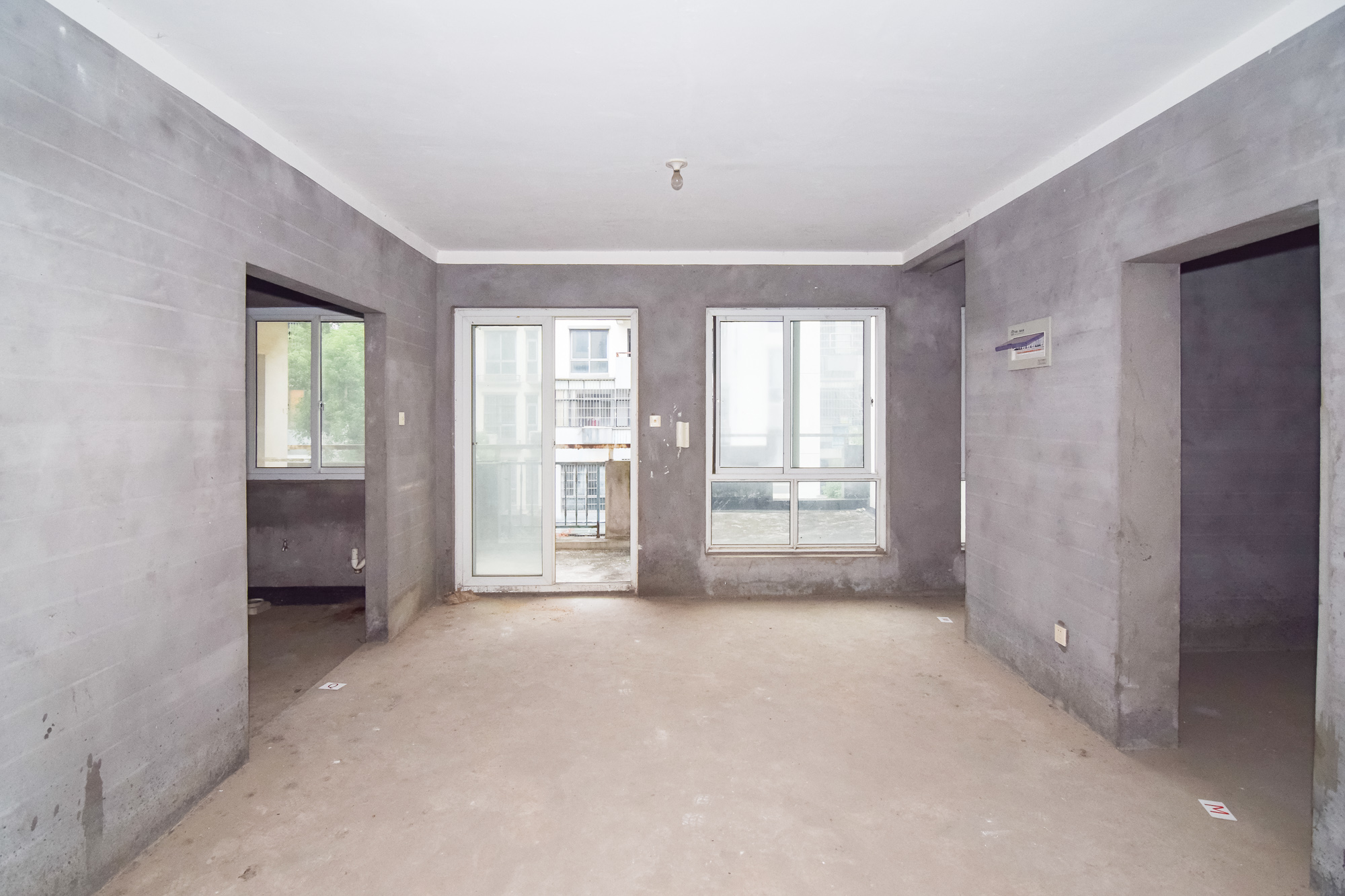 中新森林海  3室2厅2卫    72.0万 中新森林海  3室2厅2卫    72.0万客厅