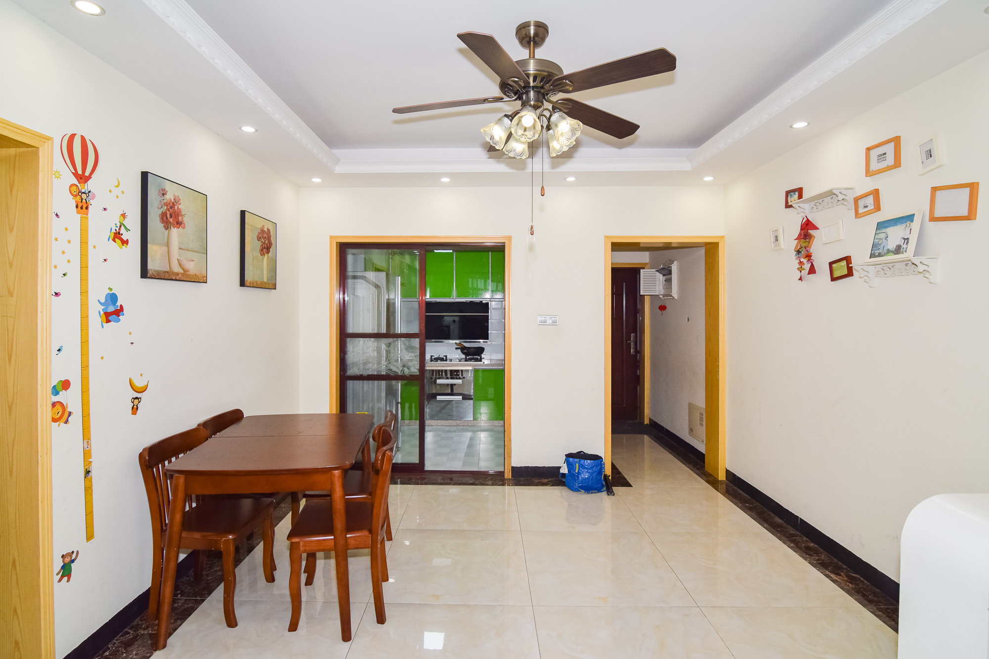 中鼎江岸花城  2室2厅1卫    40.0万 中鼎江岸花城  2室2厅1卫    40.0万客厅