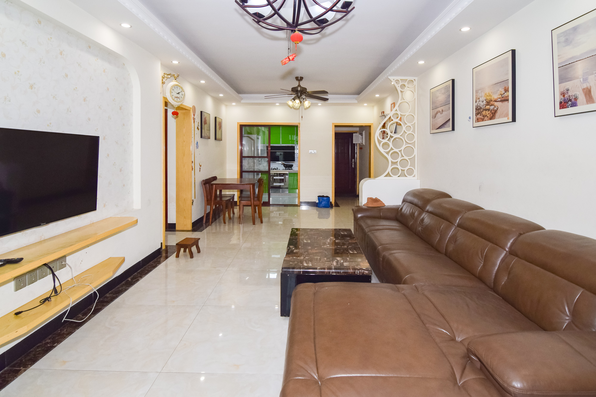 中鼎江岸花城  2室2厅1卫    40.0万 中鼎江岸花城  2室2厅1卫    40.0万客厅