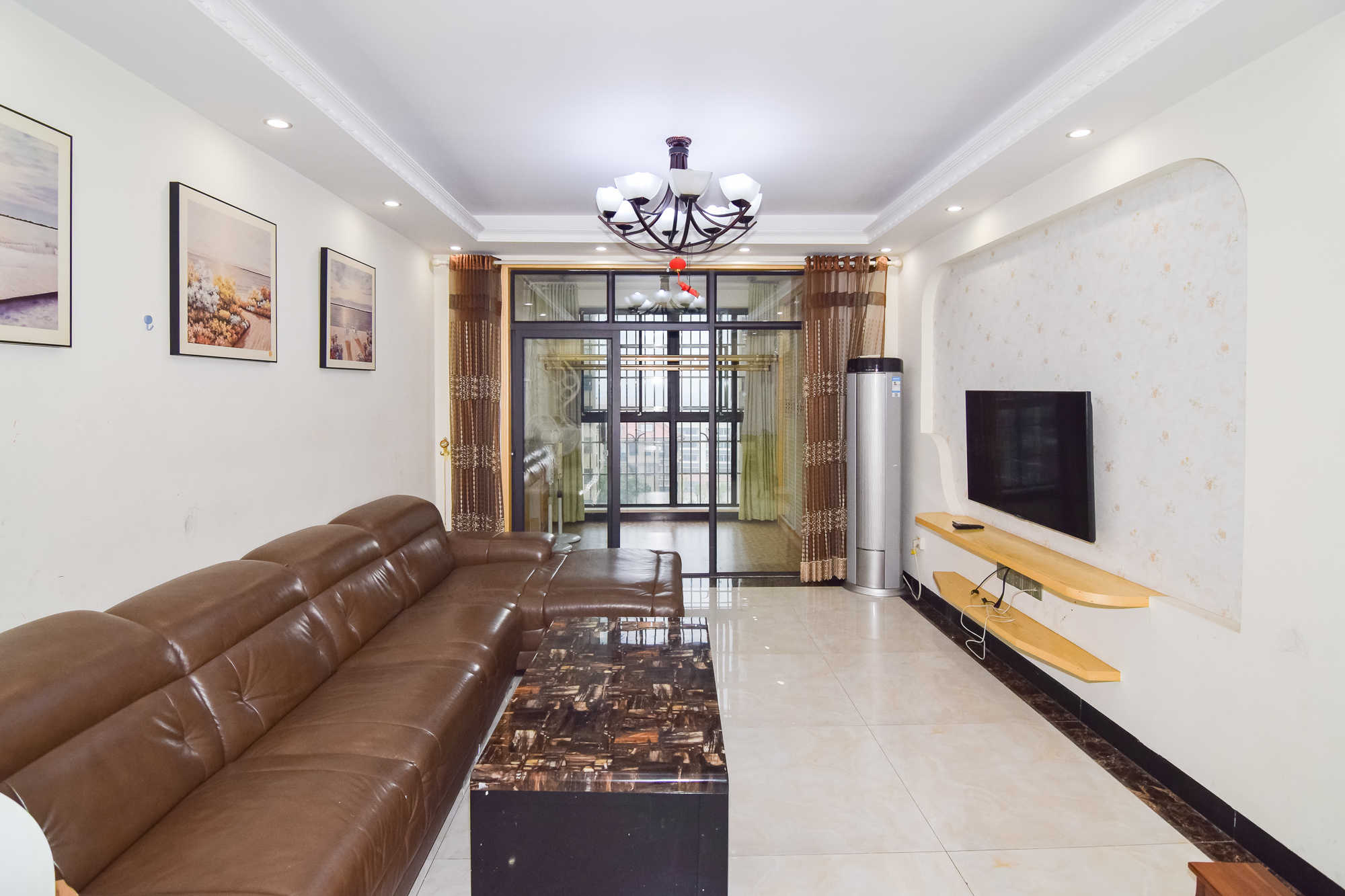 中鼎江岸花城  2室2厅1卫    40.0万 中鼎江岸花城  2室2厅1卫    40.0万客厅