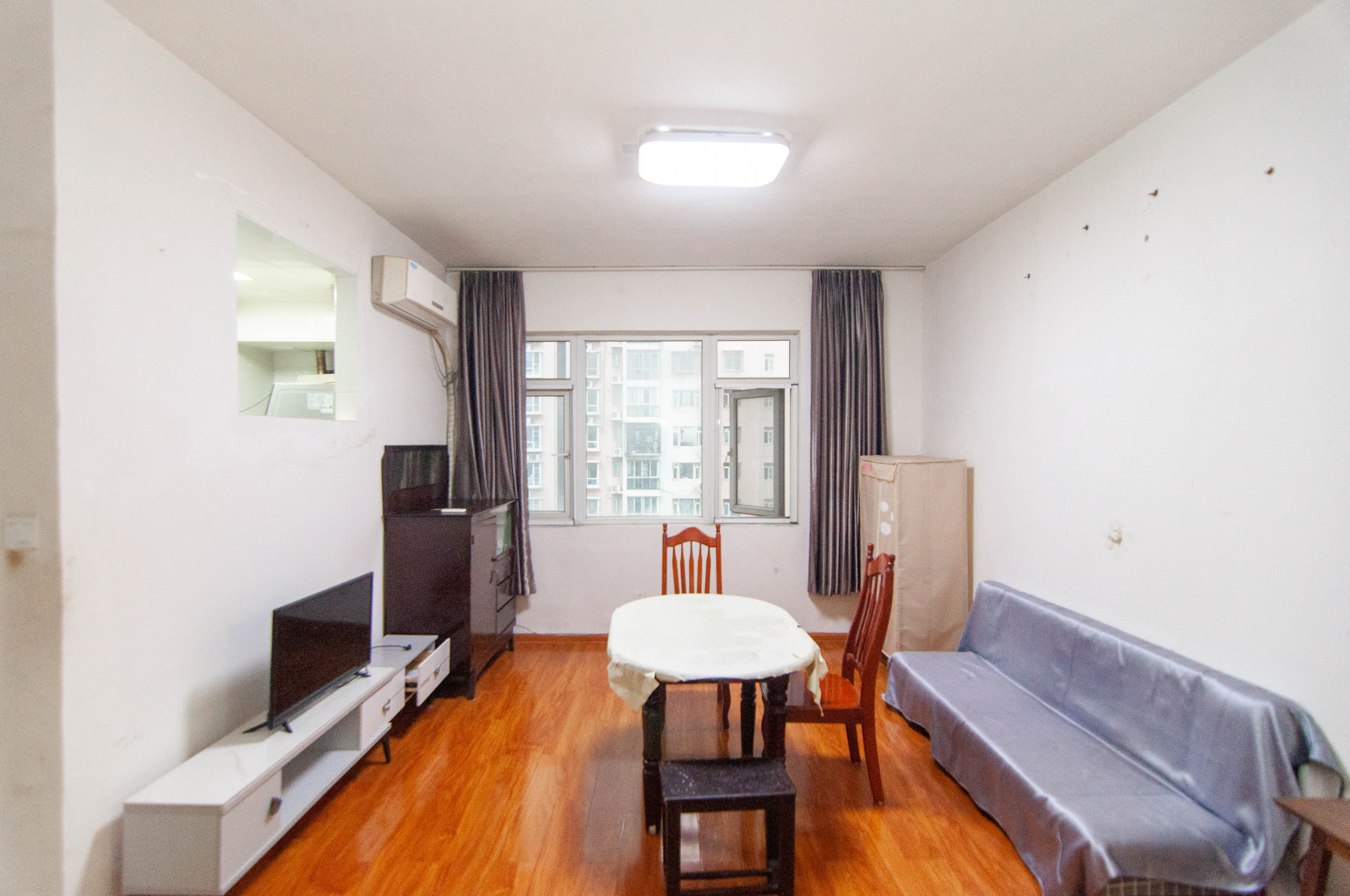 中房F联邦 2室2厅1卫 49.0万 中房F联邦 2室2厅1卫 49.0万客厅