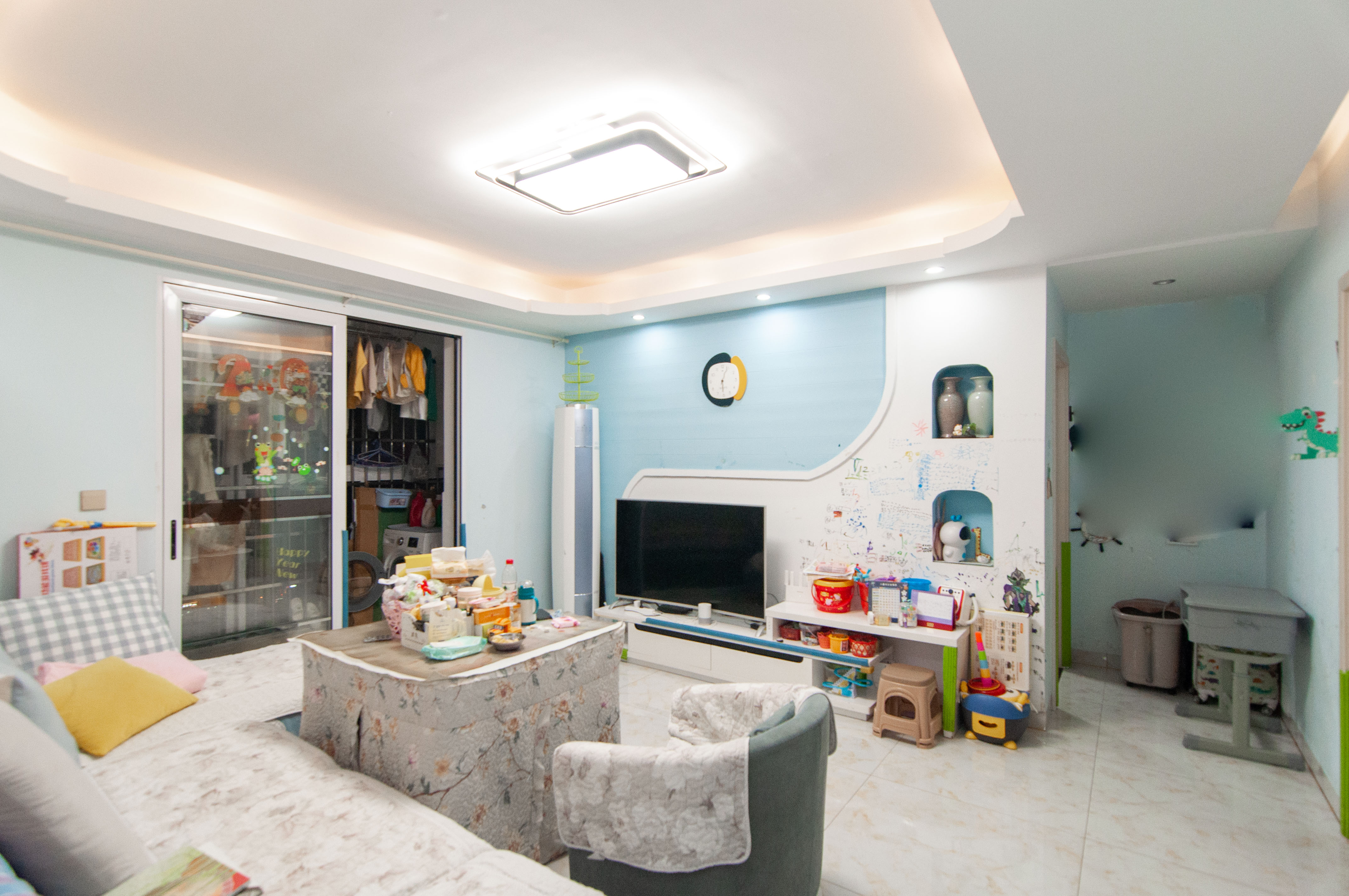 凯特梅溪紫郡  4室2厅2卫    105.0万客厅