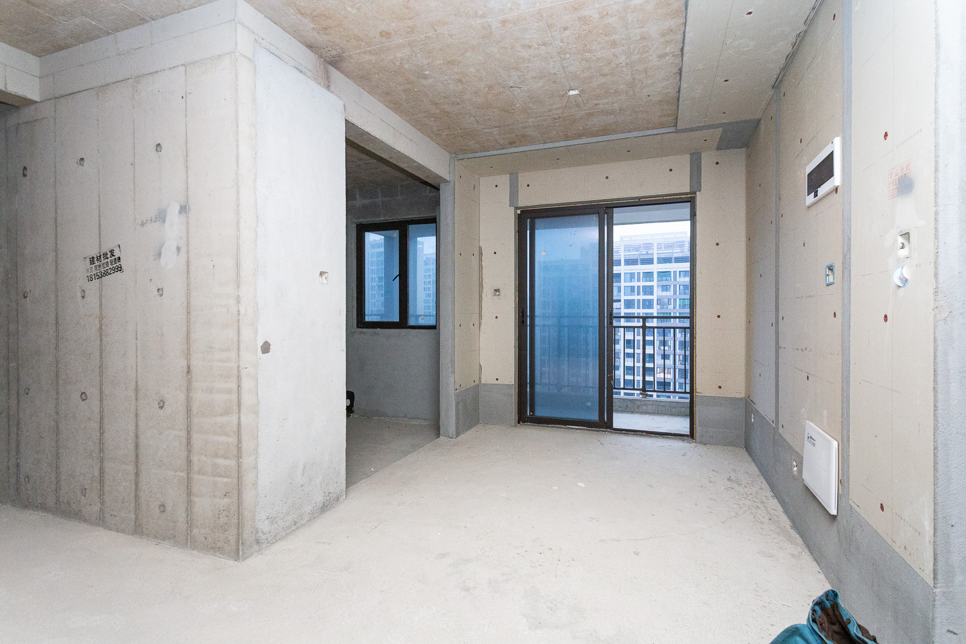 润和湘江天地D区 4室2厅2卫 137.8万 润和湘江天地D区 4室2厅2卫 137.8万客厅