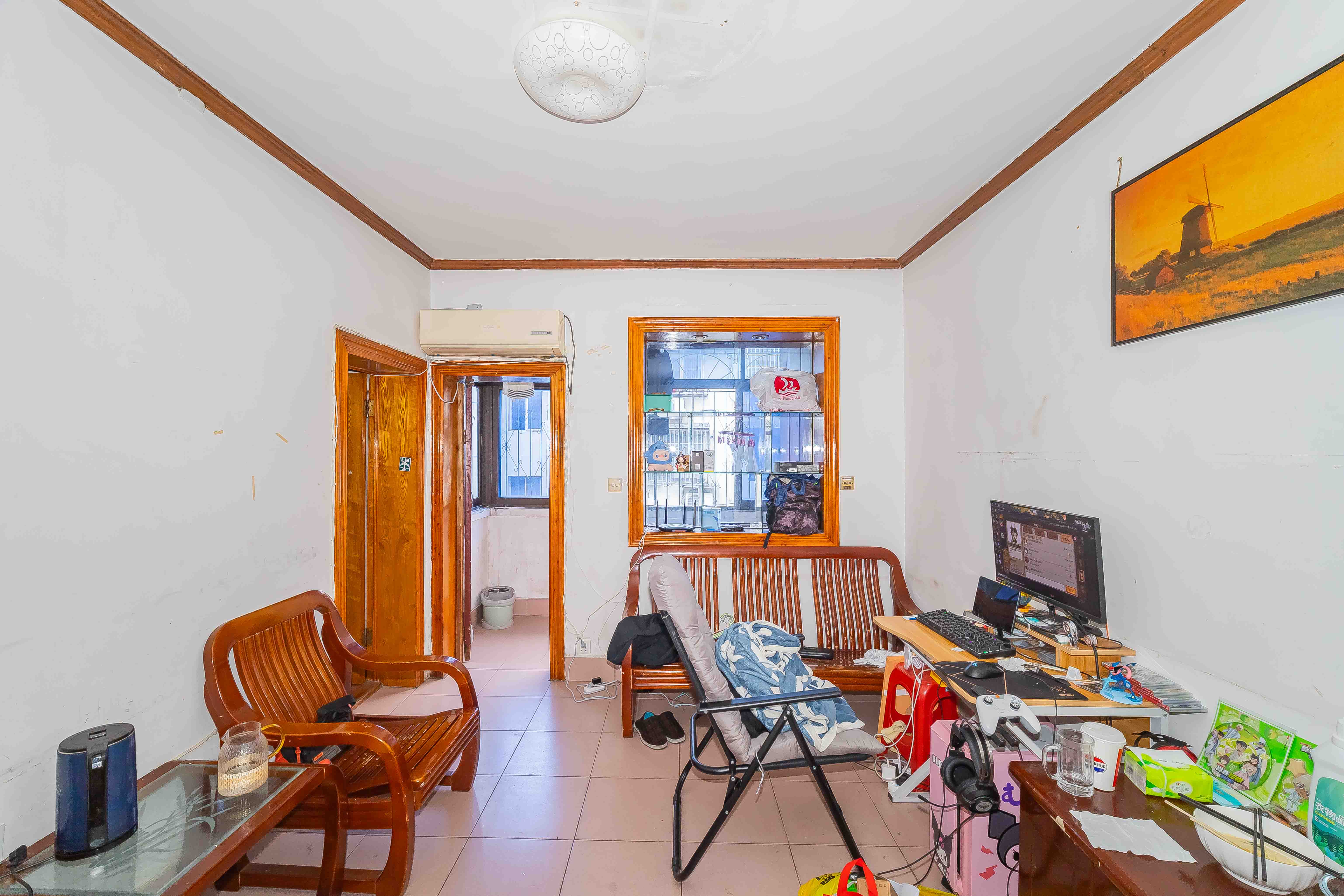 解放四村石子冲 1室1厅1卫 18.5万 解放四村石子冲 1室1厅1卫 18.5万客厅