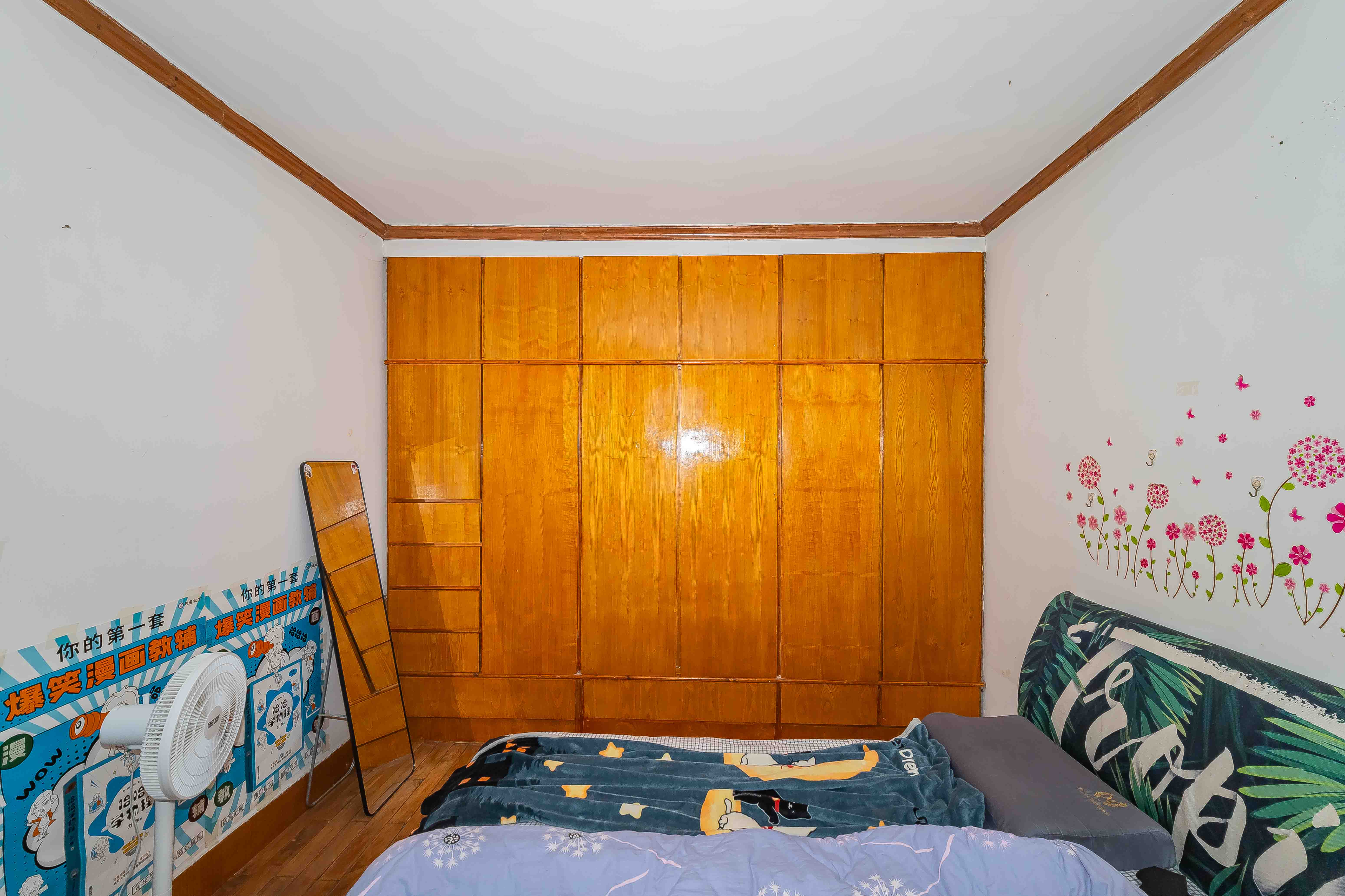 解放四村石子冲 1室1厅1卫 18.5万 解放四村石子冲 1室1厅1卫 18.5万卧室